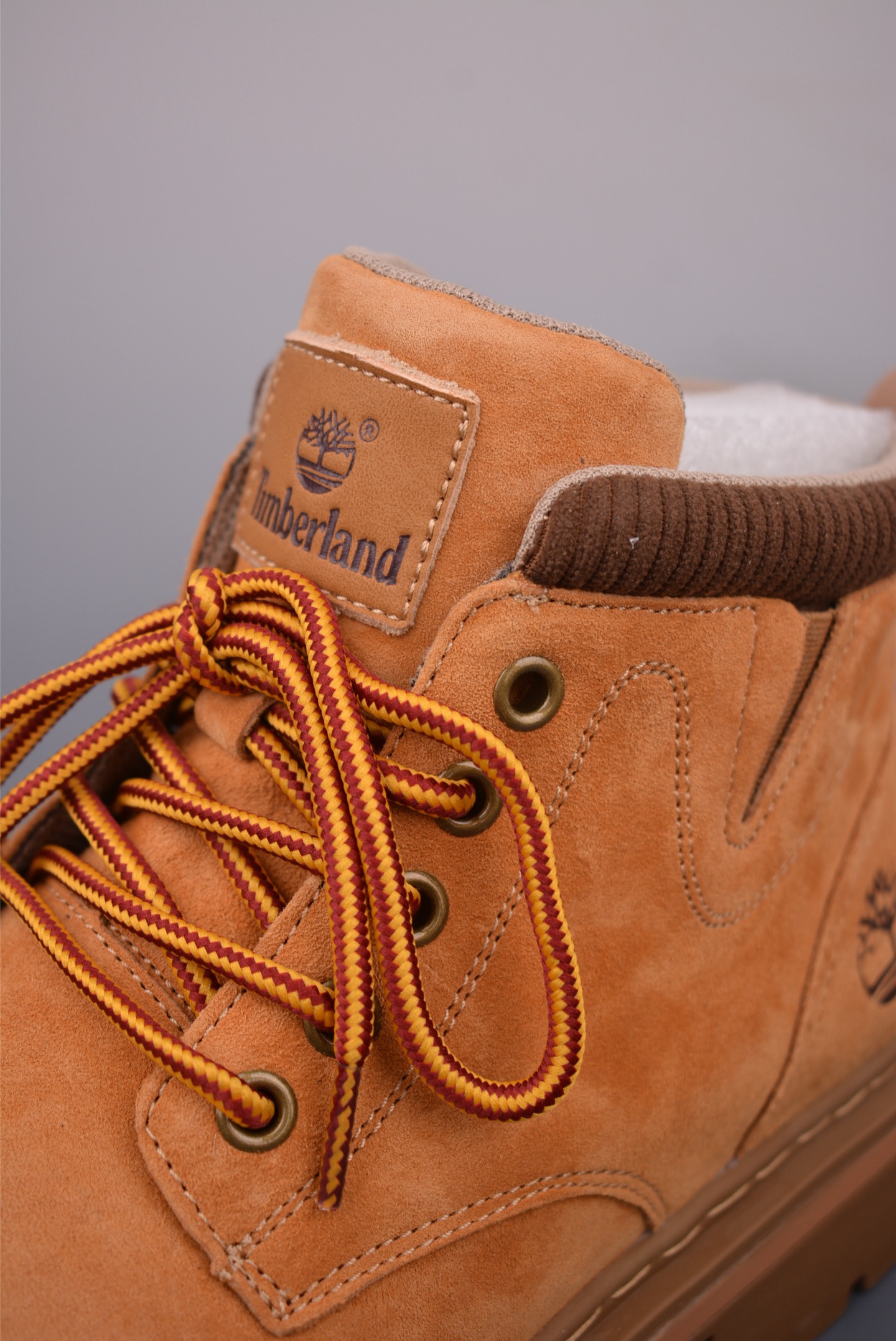 Timberland添柏岚/天伯伦 户外高帮休闲大黄靴系列 TB100381622-High Quatity Cheap Brand wholesale wholesaler seller Clothes Bags handbags Sneakers Top Fashion Clothing Shoes from China Factory Chinese suppliers best Quality Beautiful Price Timberland添柏岚/天伯伦 户外高帮休闲大黄靴系列 TB100381622