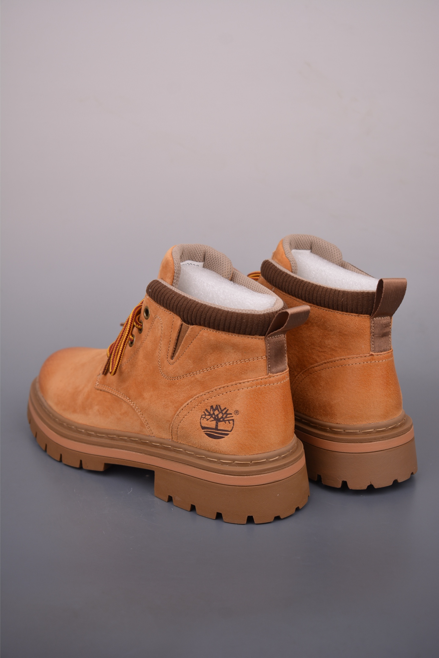 Timberland添柏岚/天伯伦 户外高帮休闲大黄靴系列 TB100381622-High Quatity Cheap Brand wholesale wholesaler seller Clothes Bags handbags Sneakers Top Fashion Clothing Shoes from China Factory Chinese suppliers best Quality Beautiful Price Timberland添柏岚/天伯伦 户外高帮休闲大黄靴系列 TB100381622