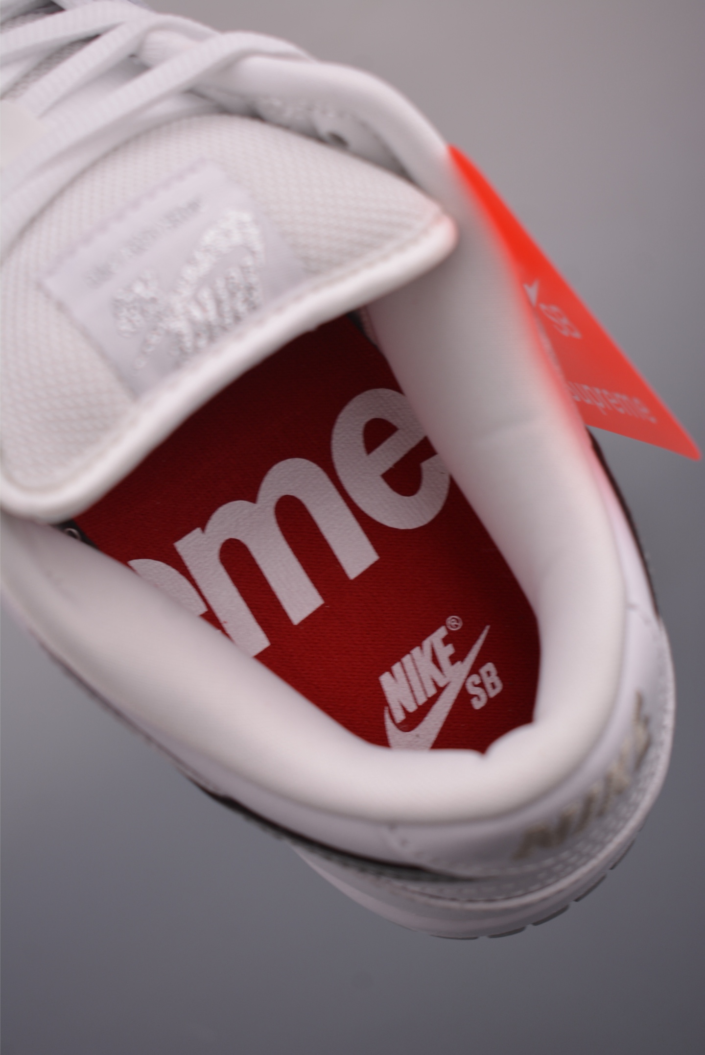 Nike SB Dunk Low White/Grey, Premium Leather, Supreme Edition, HQ8487/1002622 9 i1760659607370 3731 0 8