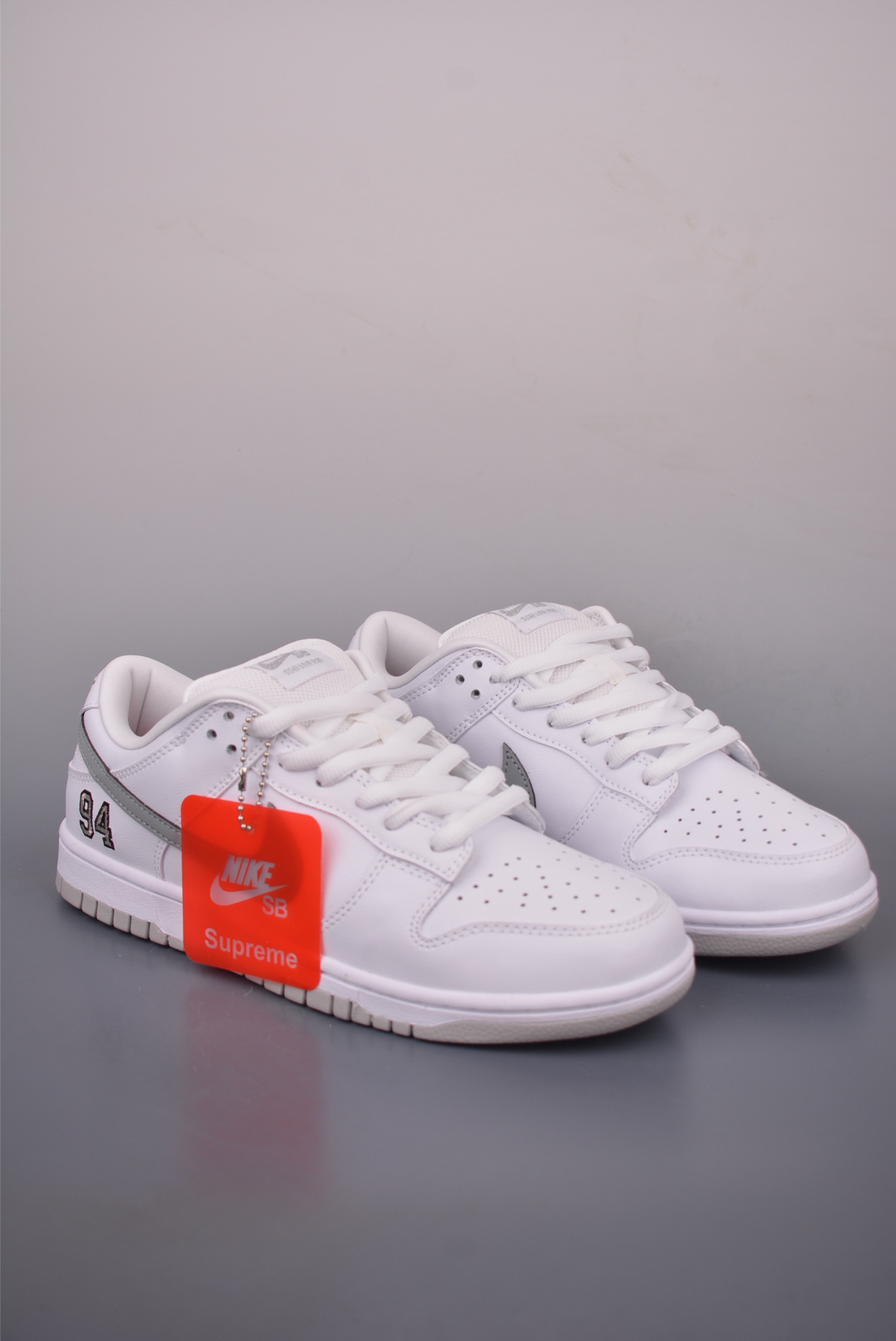 Nike SB Dunk Low White/Grey, Premium Leather, Supreme Edition, HQ8487/1002622 1 i1760659607370 9593 0 0