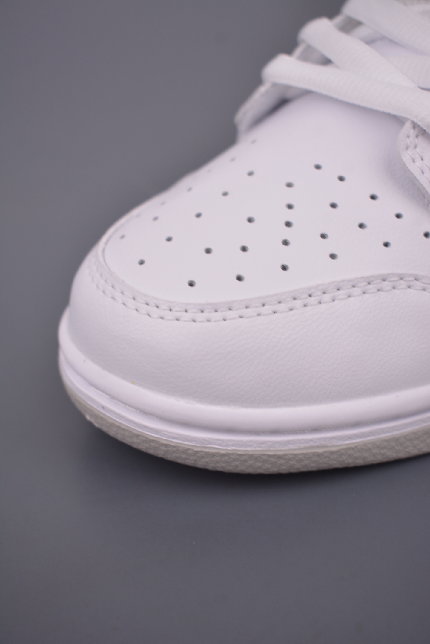Nike SB Dunk Low White/Grey, Premium Leather, Supreme Edition, HQ8487/1002622 6 i1760659609920 9092 0 5