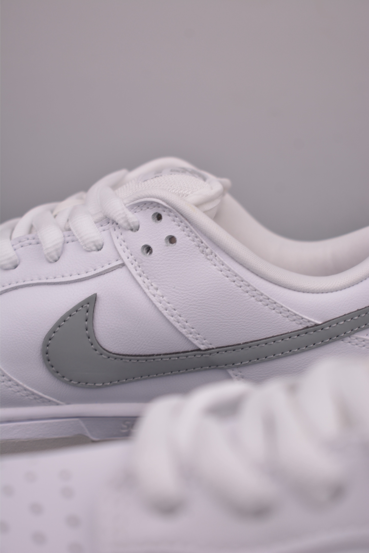 Nike SB Dunk Low White/Grey, Premium Leather, Supreme Edition, HQ8487/1002622 8 i1760659609947 7282 0 7