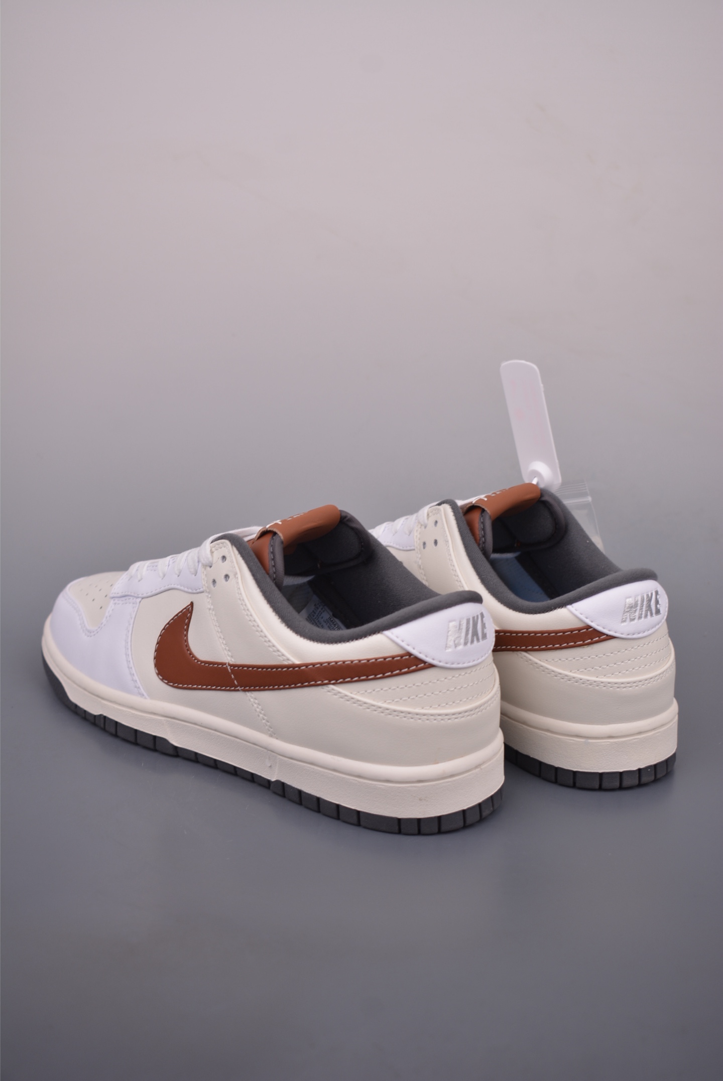 Nike SB Dunk Low White/Brown Premium Leather Sneakers IM6670-2022622 2 i1760659671774 399 0 1