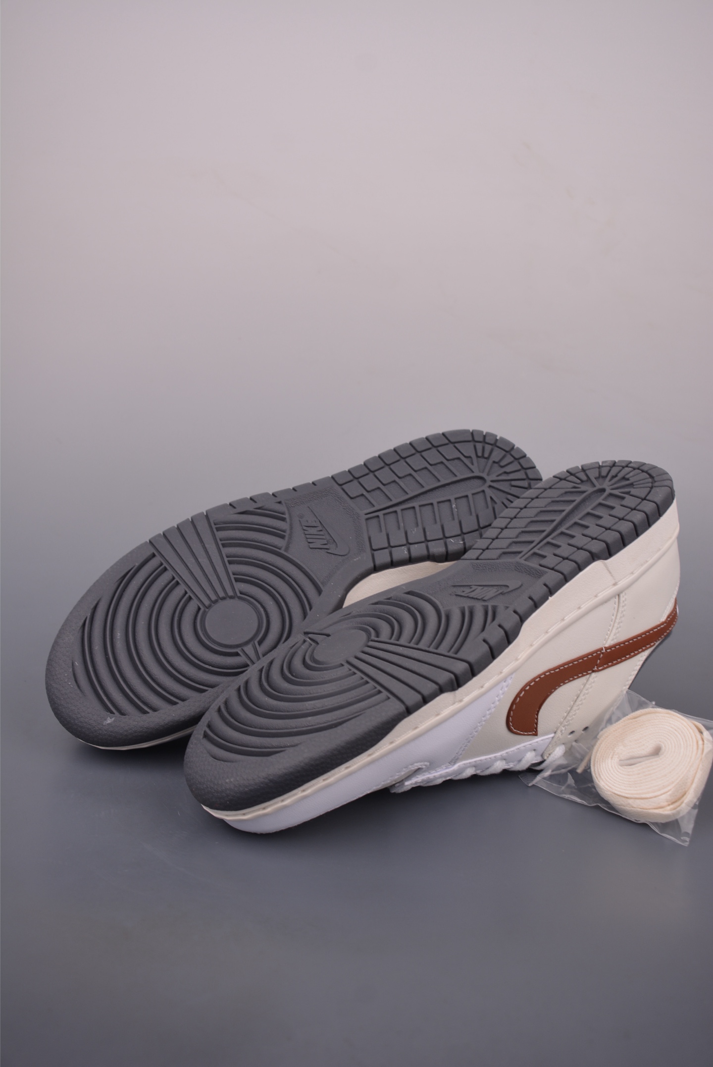 Nike SB Dunk Low White/Brown Premium Leather Sneakers IM6670-2022622 3 i1760659674202 8168 0 2