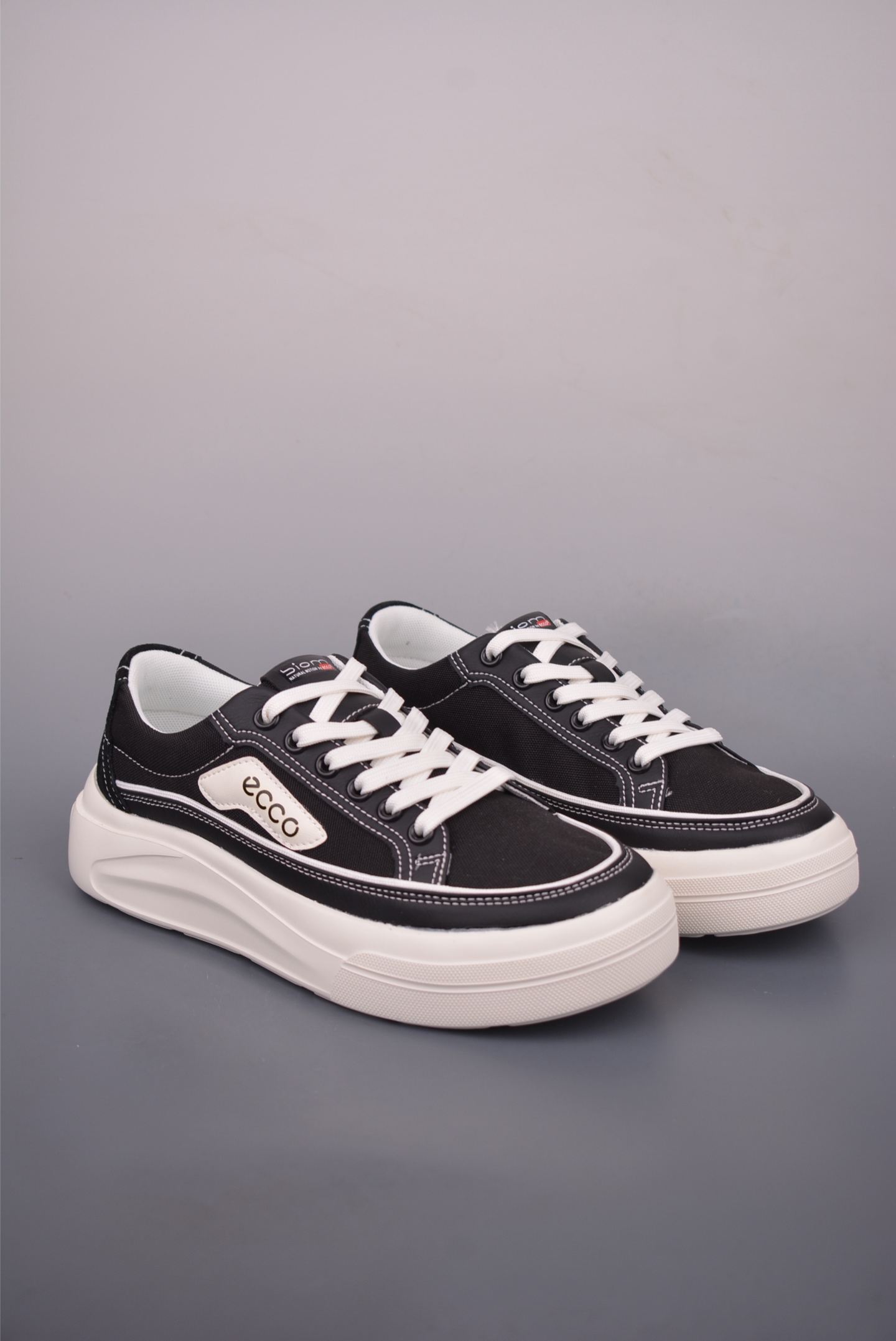 Ecco Men's 2025 Lightweight Leather Sneakers - Black/White