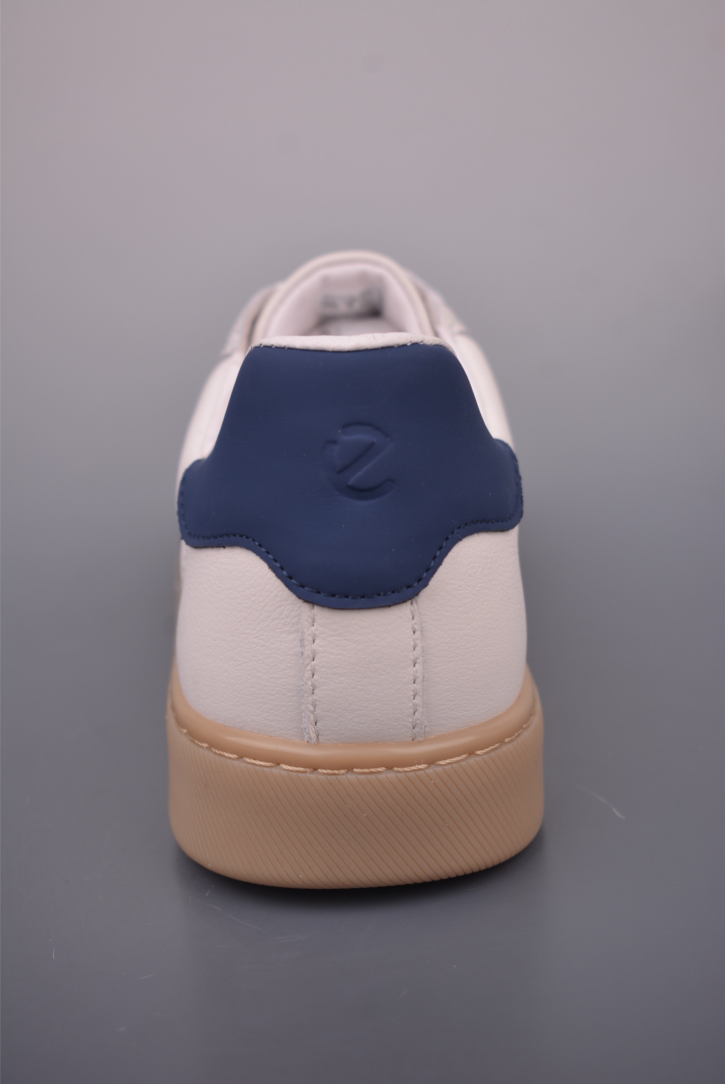 ECCO爱步休闲鞋秋 25年新款时尚德训鞋 经典百搭板鞋 632521