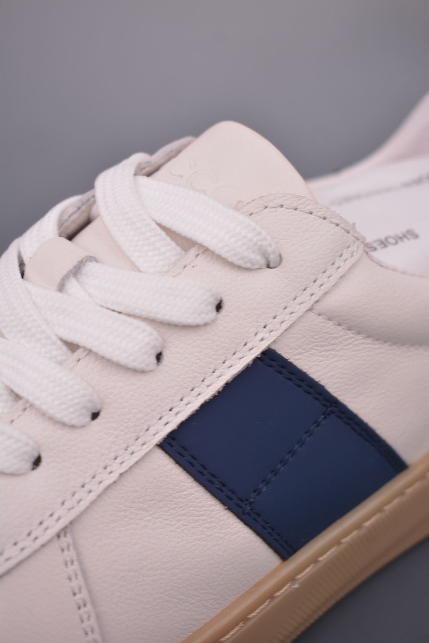 ECCO爱步休闲鞋秋 25年新款时尚德训鞋 经典百搭板鞋 632521