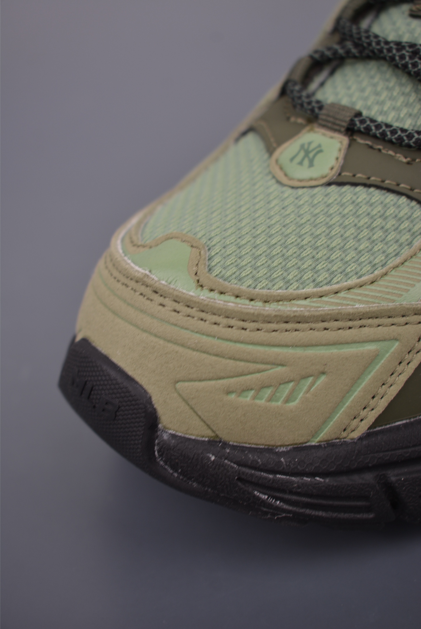 MLB Trophy Runner SD New York Yankees Chunky Sneakers - Style & Comfort 6 i1760739290610 2098 0 5