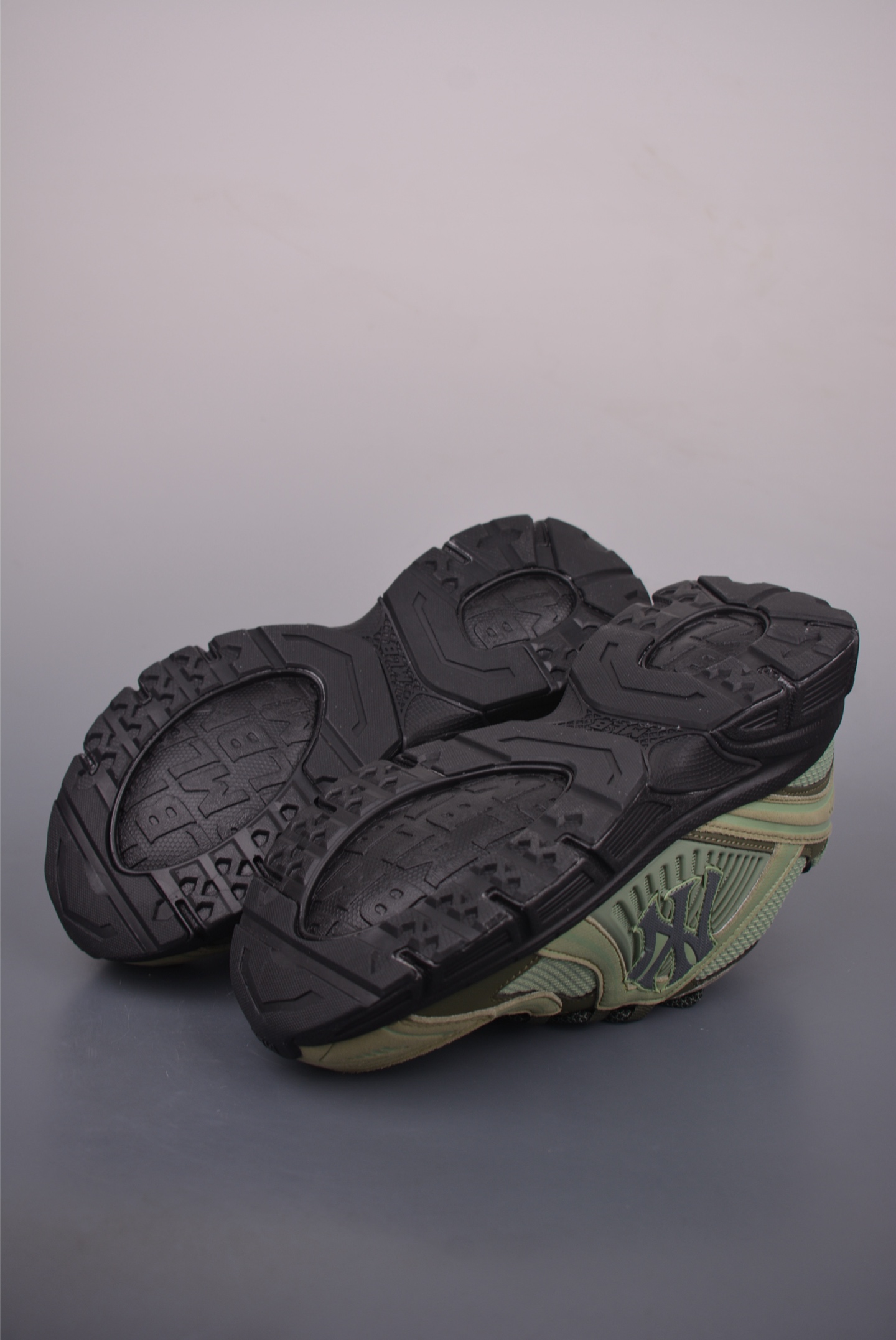 MLB Trophy Runner SD New York Yankees Chunky Sneakers - Style & Comfort 3 i1760739293219 8093 0 2