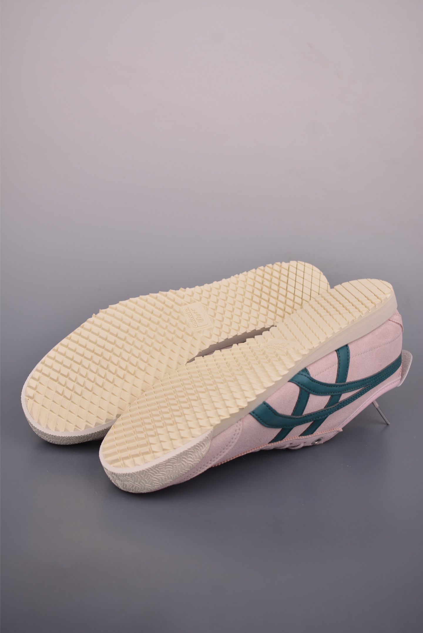 Asics鬼冢虎 MEXICO 66 SD 做工精赞 1183C517-700