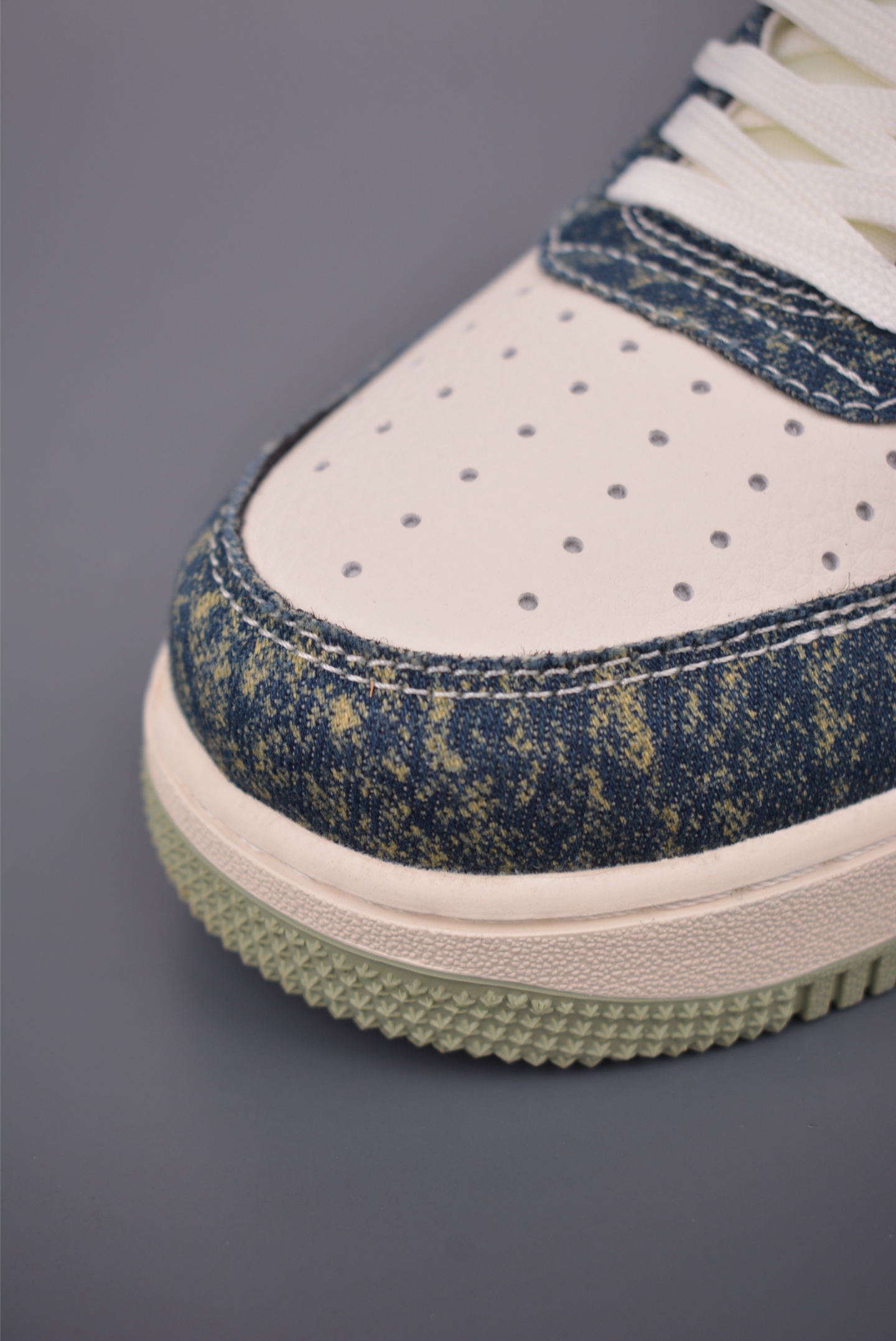 Nike Air Force 1 Low Louis Vuitton Sneakers Designer Collaboration Limited Edition 7 i1760739866979 3225 0 5