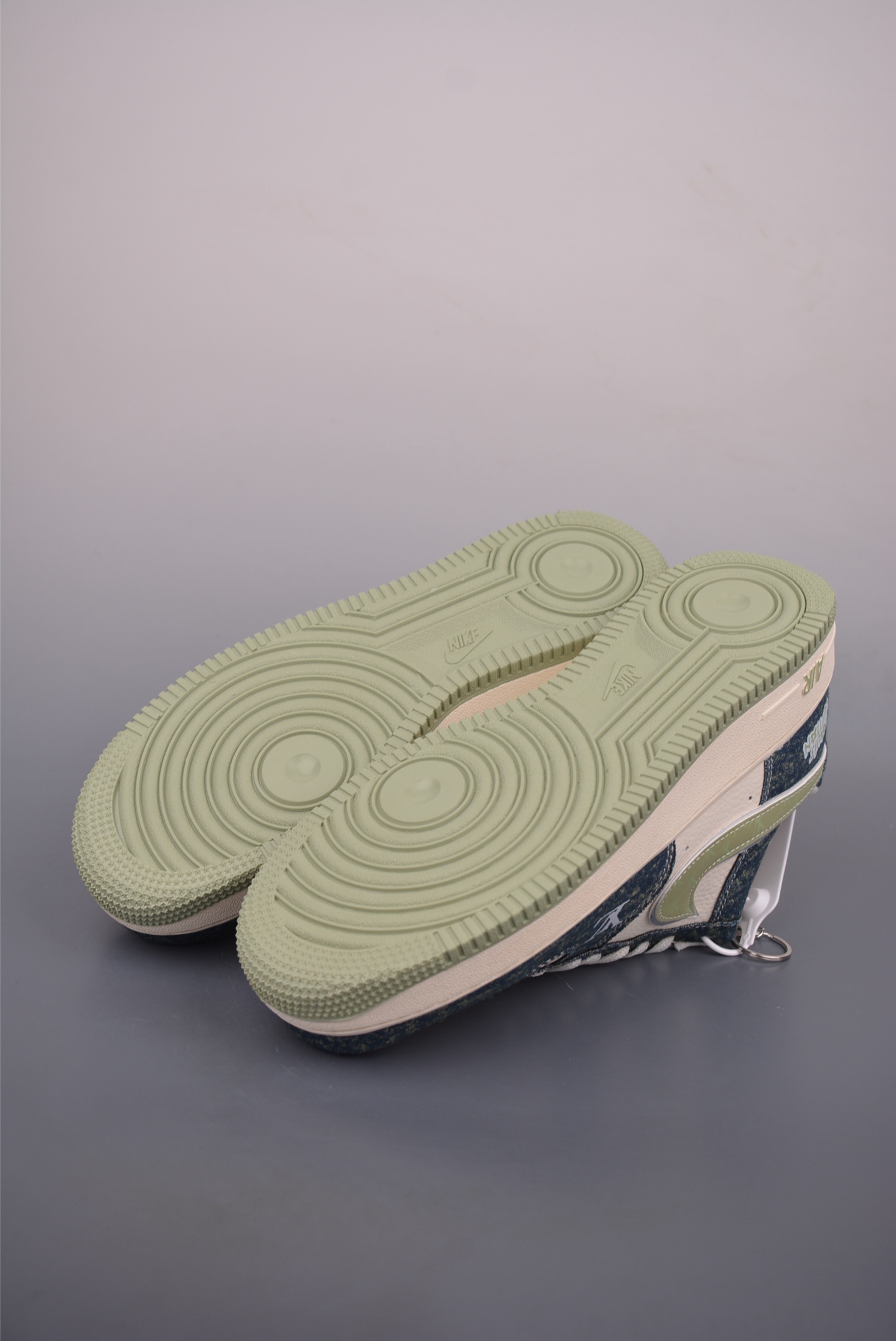 Nike Air Force 1 Low Louis Vuitton Sneakers Designer Collaboration Limited Edition 4 i1760739869559 2727 0 2