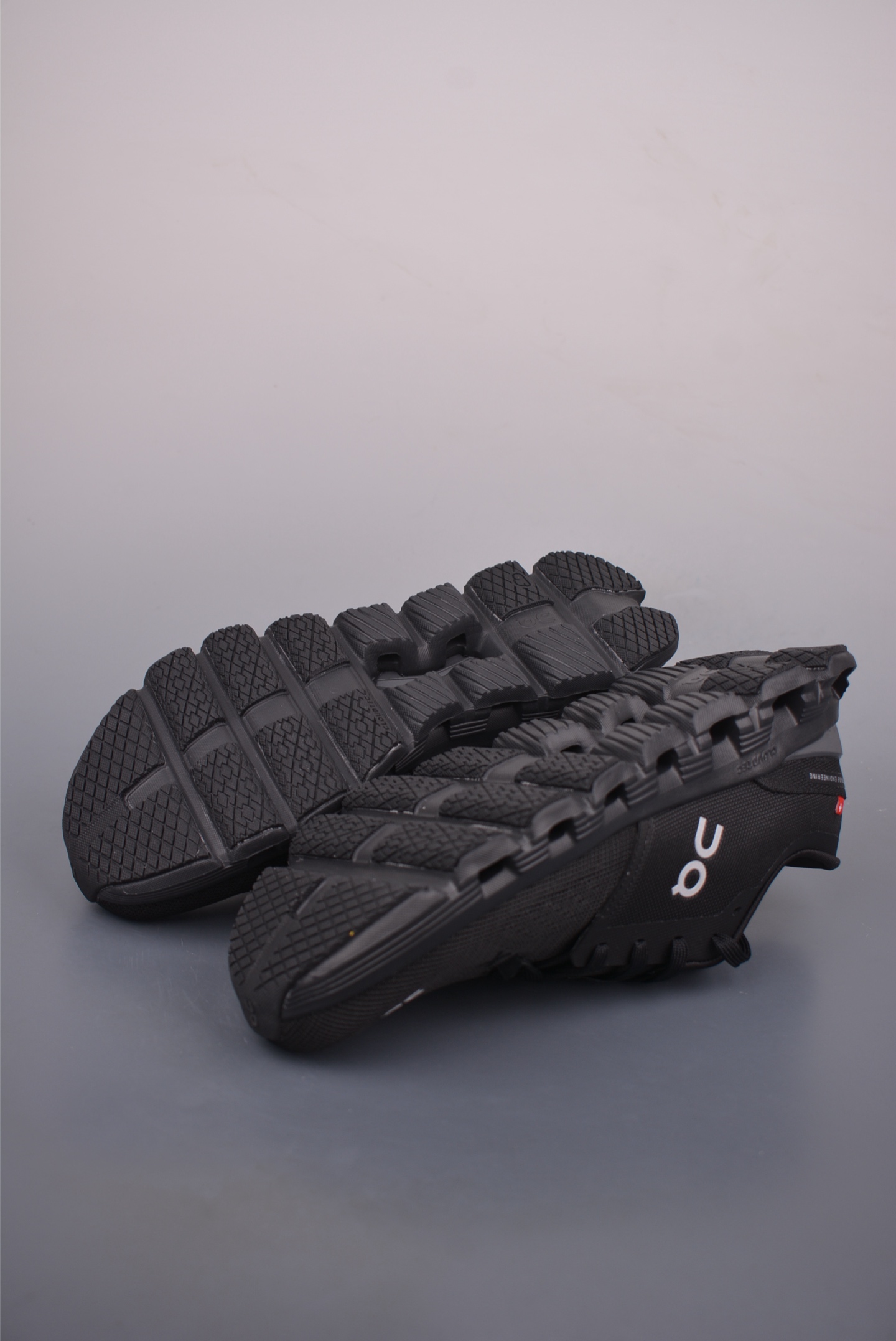 On Running Cloud X 4 Black Edition Lightweight Running Shoes 4 i1760741513043 869 0 2