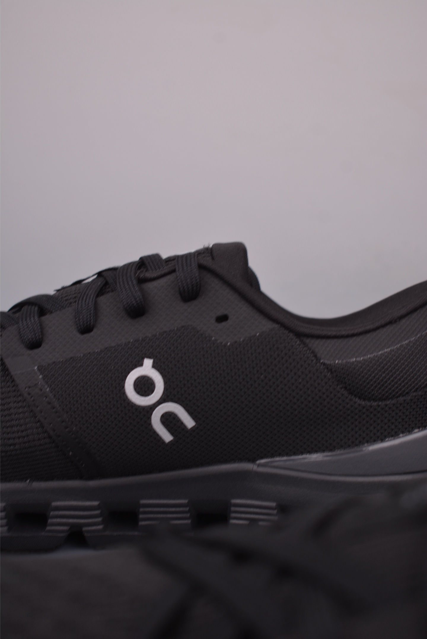 On Running Cloud X 4 Black Edition Lightweight Running Shoes 9 i1760741515231 428 0 7