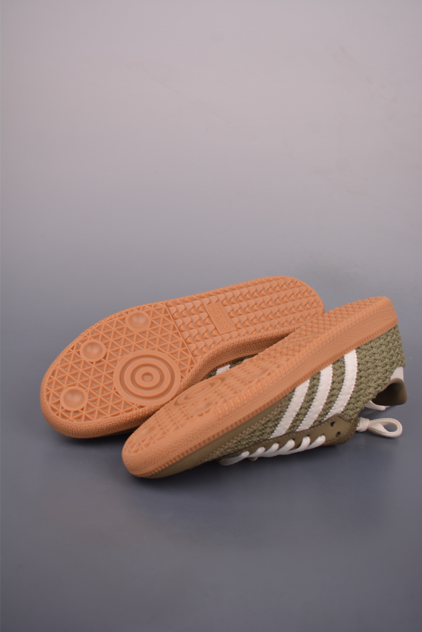 Adidas三叶草SAMBA W 休闲板鞋 JR9447