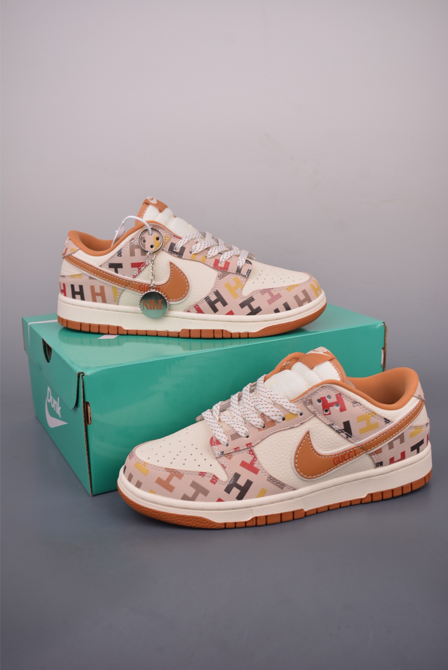 Nike SB Dunk Low 'Gucci' Collaboration Premium Quality Sneakers - SR8888 0122722 5 i1760746267643 8344 0 4