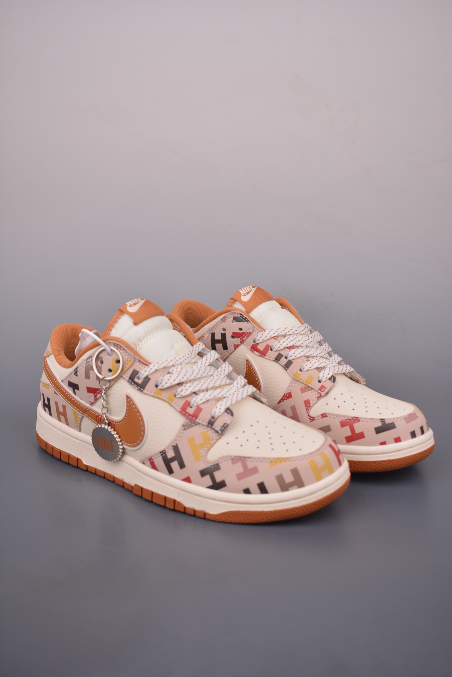 Nike SB Dunk Low 'Gucci' Collaboration Premium Quality Sneakers - SR8888 0122722 1 i1760746267660 9948 0 0