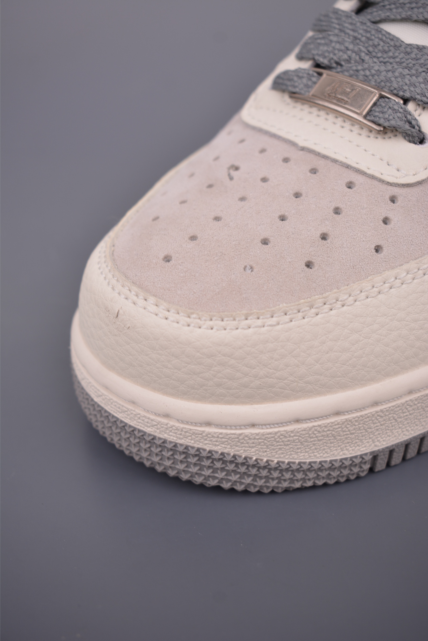 Nike Air Force 1 Low Supreme Sneakers - Classic Style, Modern Comfort 6 i1760746511148 776 0 5