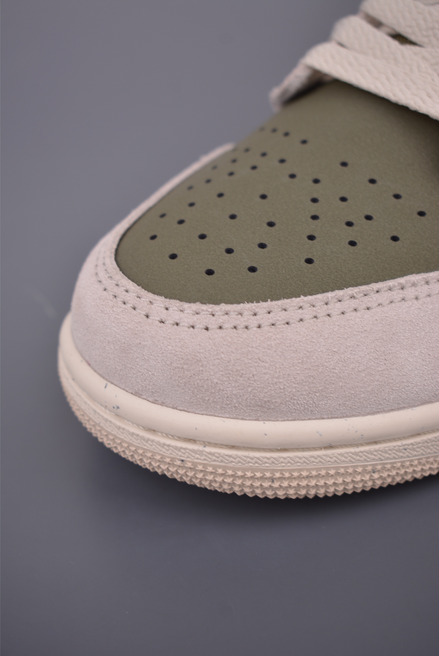 原装裸鞋级 市面最高工艺产物 Air Jordan 1 Low白绿 HV4089-201-High Quatity Cheap Brand wholesale wholesaler seller Clothes Bags handbags Sneakers Top Fashion Clothing Shoes from China Factory Chinese suppliers best Quality Beautiful Price 原装裸鞋级 市面最高工艺产物 Air Jordan 1 Low白绿 HV4089-201