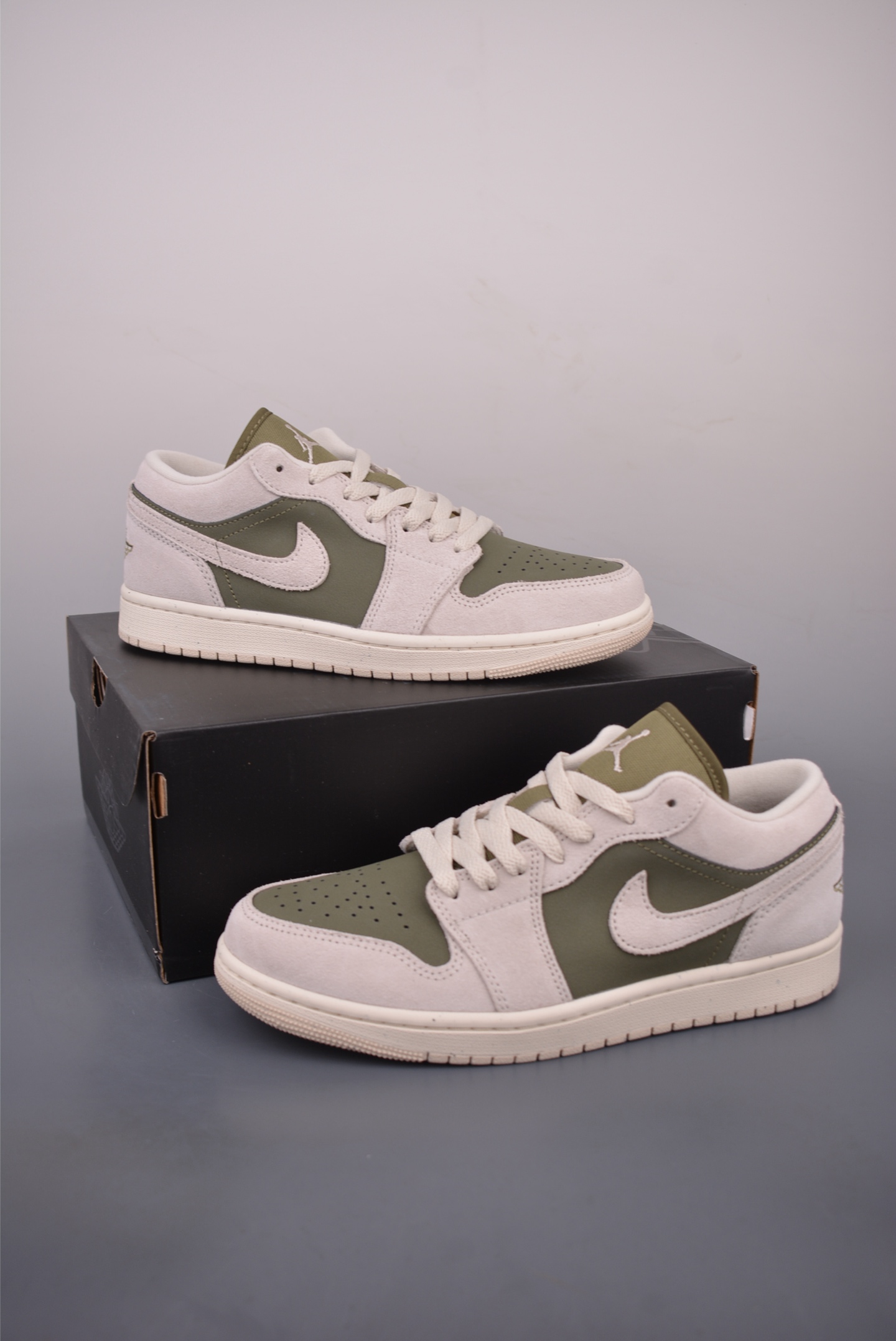 原装裸鞋级 市面最高工艺产物 Air Jordan 1 Low白绿 HV4089-201-High Quatity Cheap Brand wholesale wholesaler seller Clothes Bags handbags Sneakers Top Fashion Clothing Shoes from China Factory Chinese suppliers best Quality Beautiful Price 原装裸鞋级 市面最高工艺产物 Air Jordan 1 Low白绿 HV4089-201