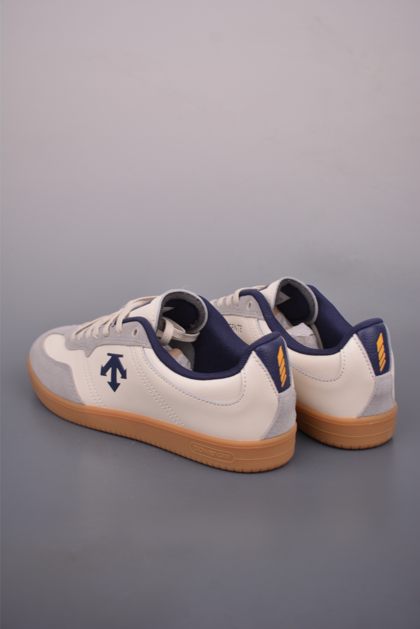 Descente EDGE COURT RETRO Fashion Sneakers, Leather Upper, Retro Style 2 i1760855597637 1602 0 1