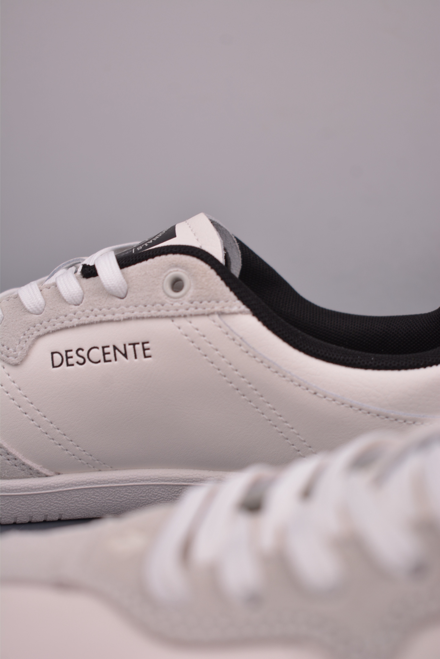 Descente Retro Leather Sneakers-Comfortable, Stylish & Versatile for Everyday Wear 9 i1760855647007 7576 0 7