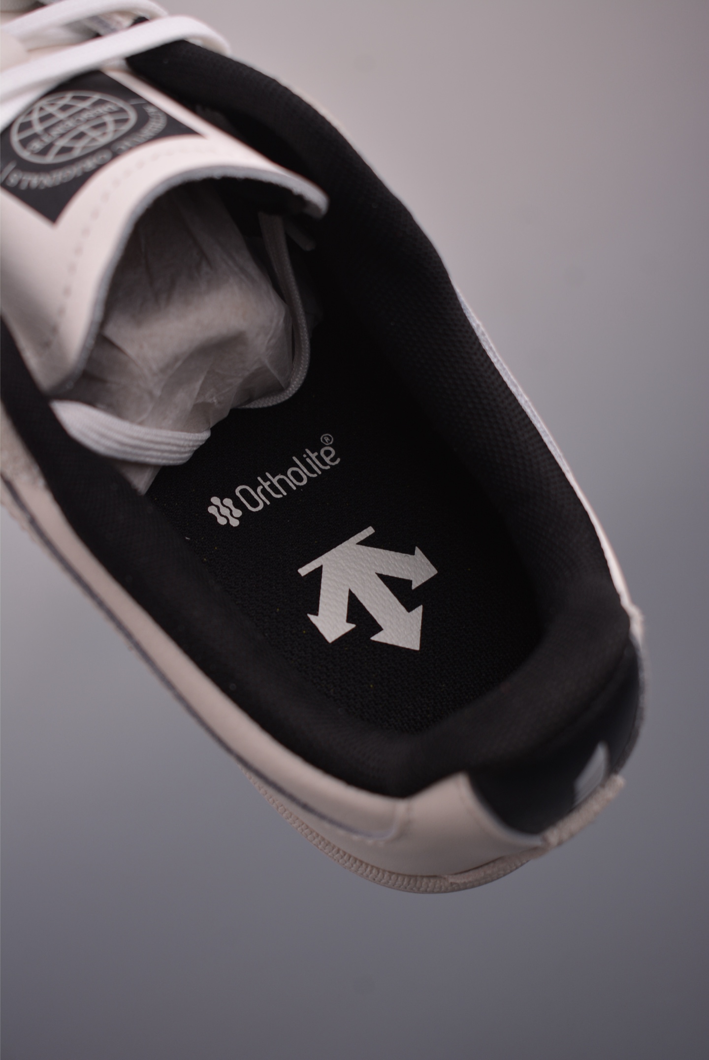 Descente Retro Leather Sneakers-Comfortable, Stylish & Versatile for Everyday Wear 10 i1760855648669 4938 0 8