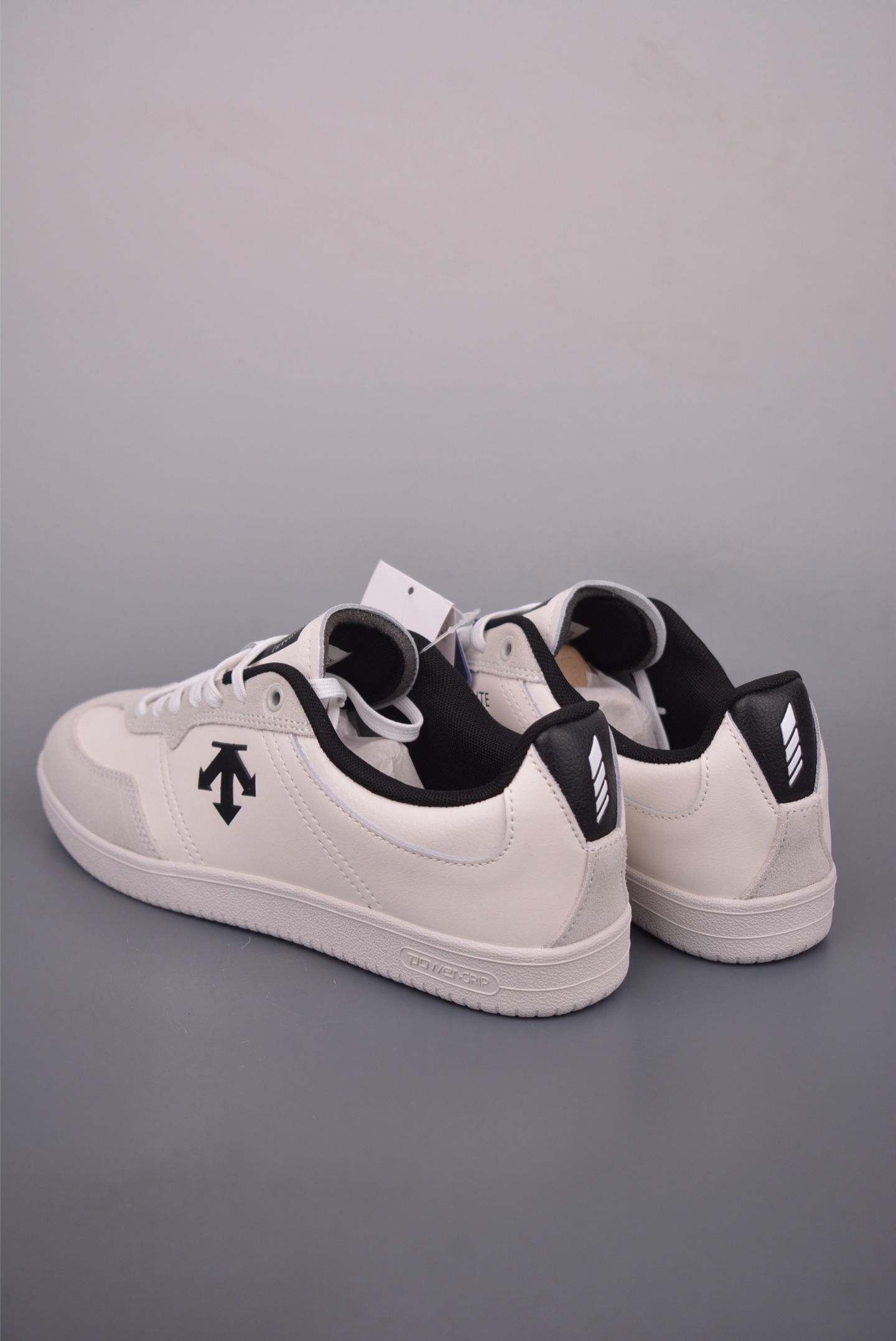 Descente Retro Leather Sneakers-Comfortable, Stylish & Versatile for Everyday Wear 3 i1760855649847 1420 0 1
