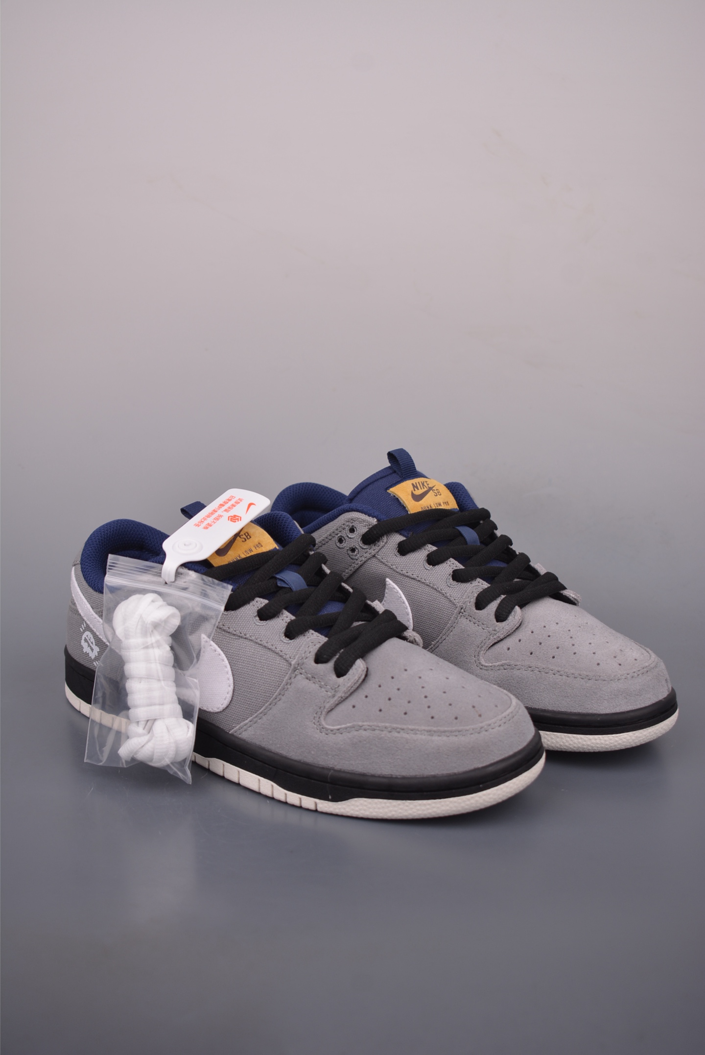 Nike SB Dunk Low Grey Suede Skateboarding Shoes Sneakers DX6775-400