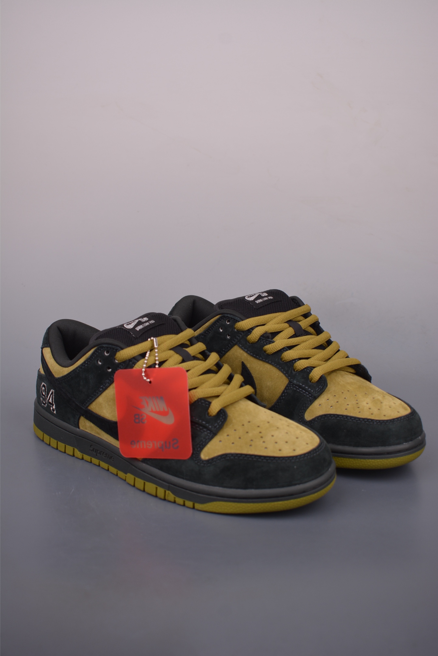 Nike SB Dunk Low '94 Supreme' Black/Gold Sneakers Size 40-47.5 HQ8487 1 i1760863959884 4425 0 0
