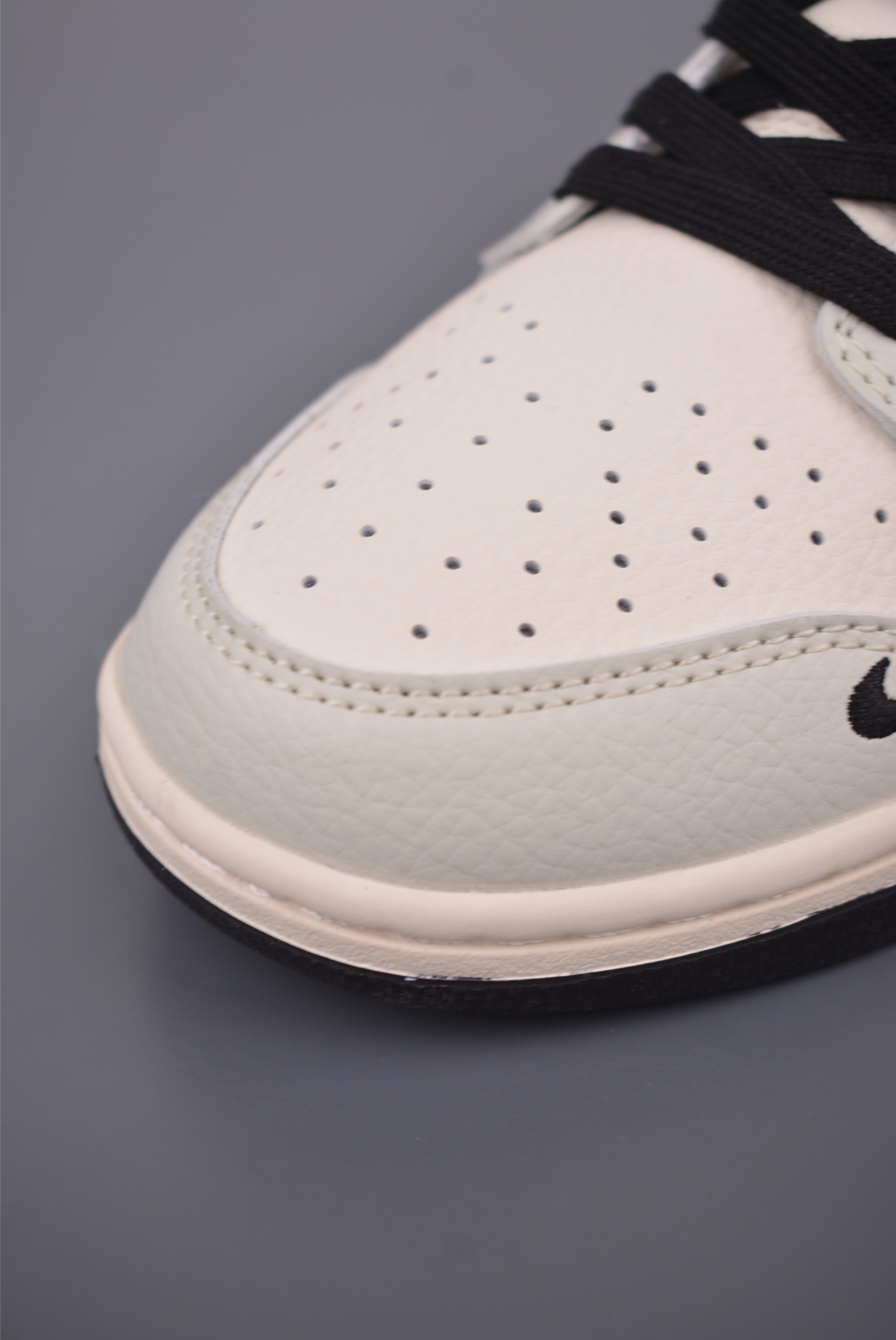 Nike SB Dunk Low White, Gray, and Black - Premium Comfort and Style 7 i1760864019700 5517 0 5
