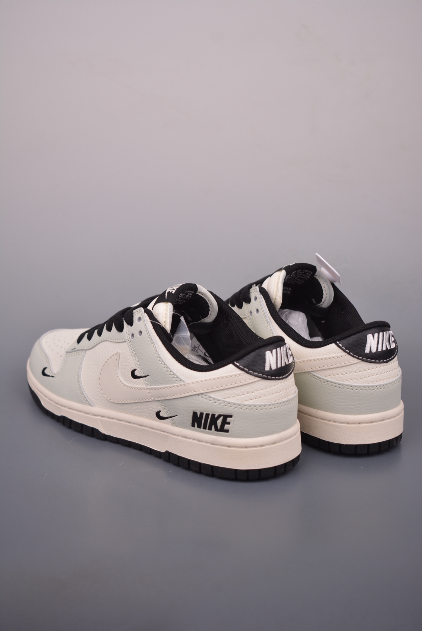 Nike SB Dunk Low White, Gray, and Black - Premium Comfort and Style 3 i1760864022484 8143 0 1