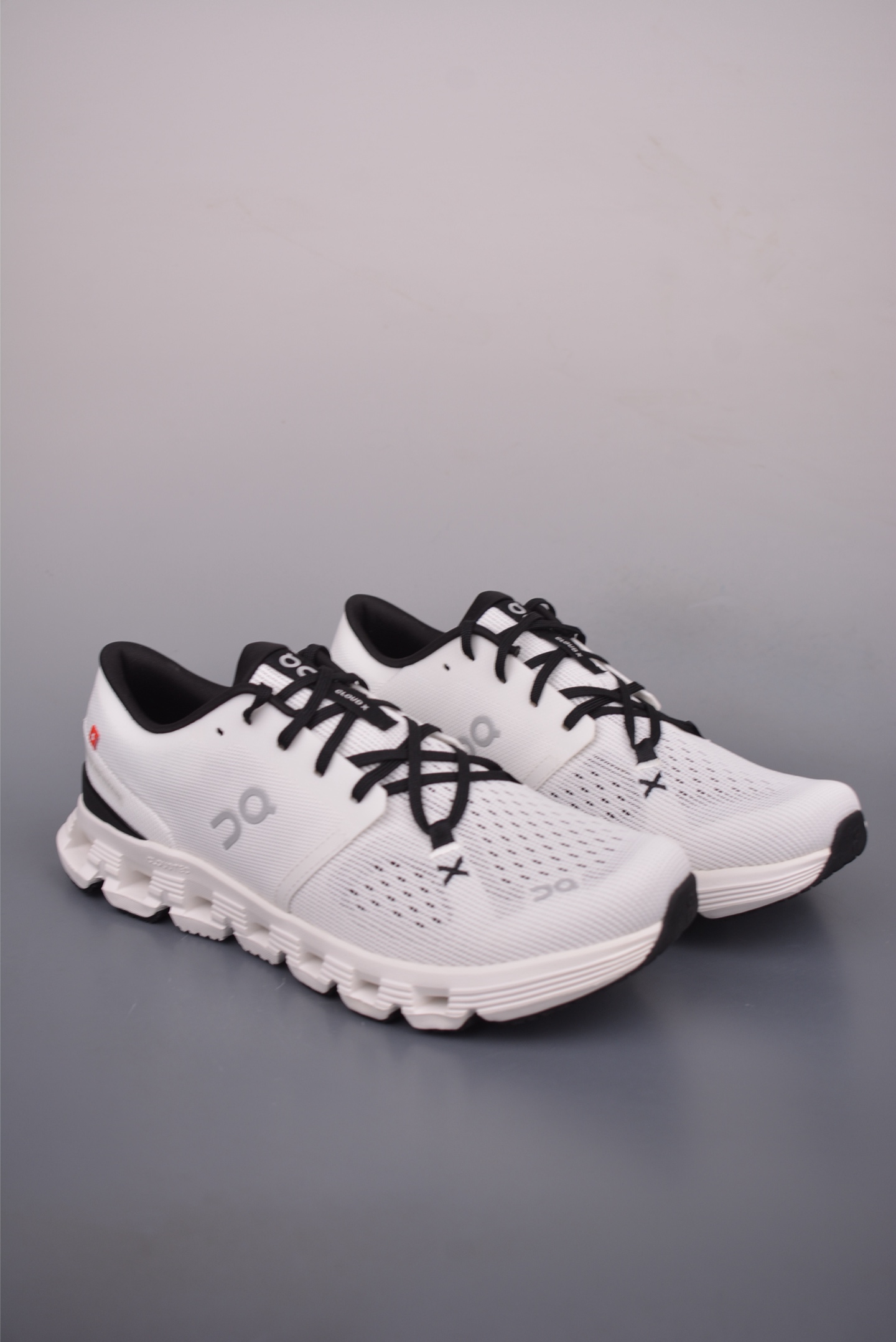 On Cloud X 4 White/Black Women's Running Shoes | Lightweight & Breathable