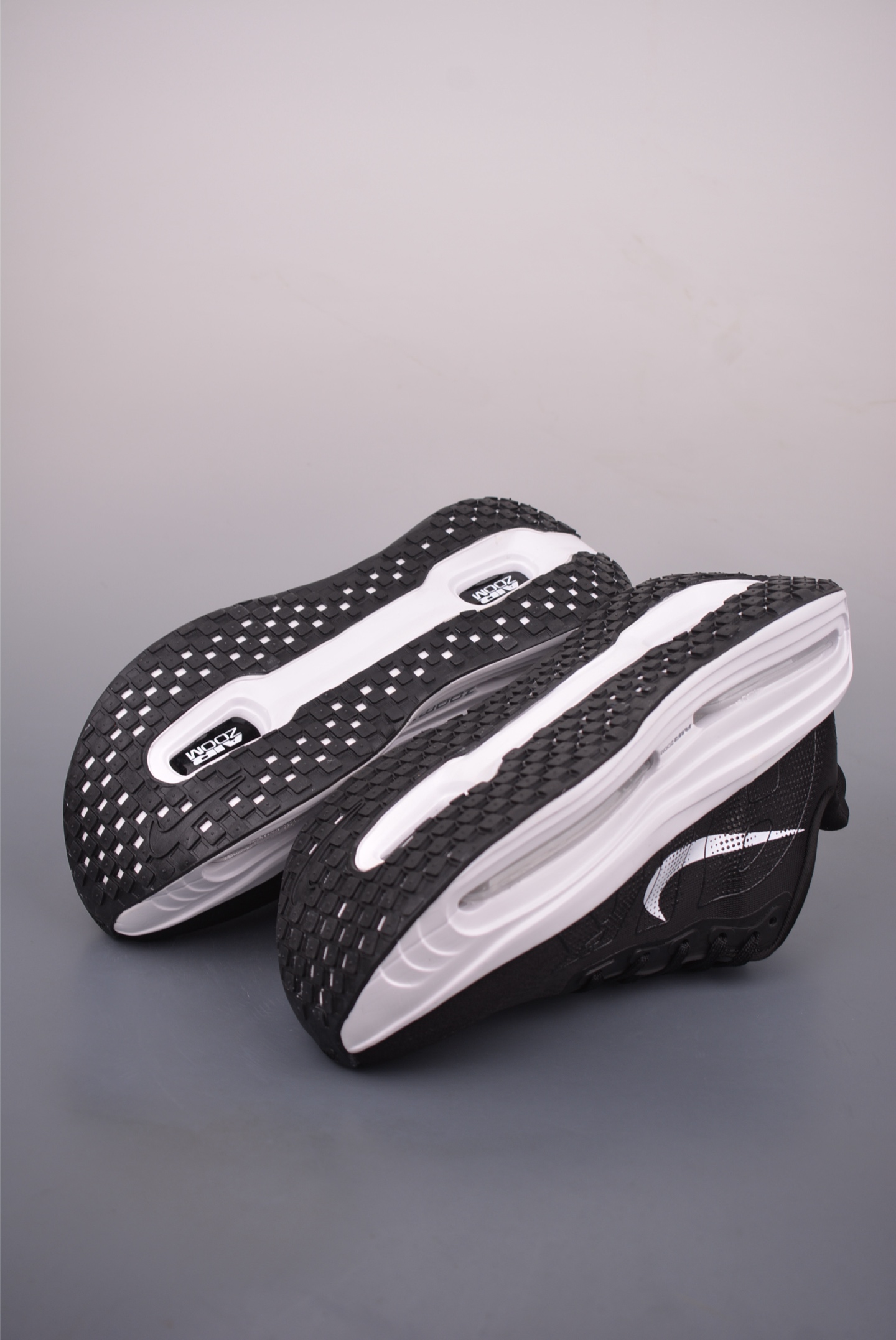 Nike Vomero Premium Air Cushion Running Shoes - Comfortable & Durable 4 i1760918595043 6108 0 2