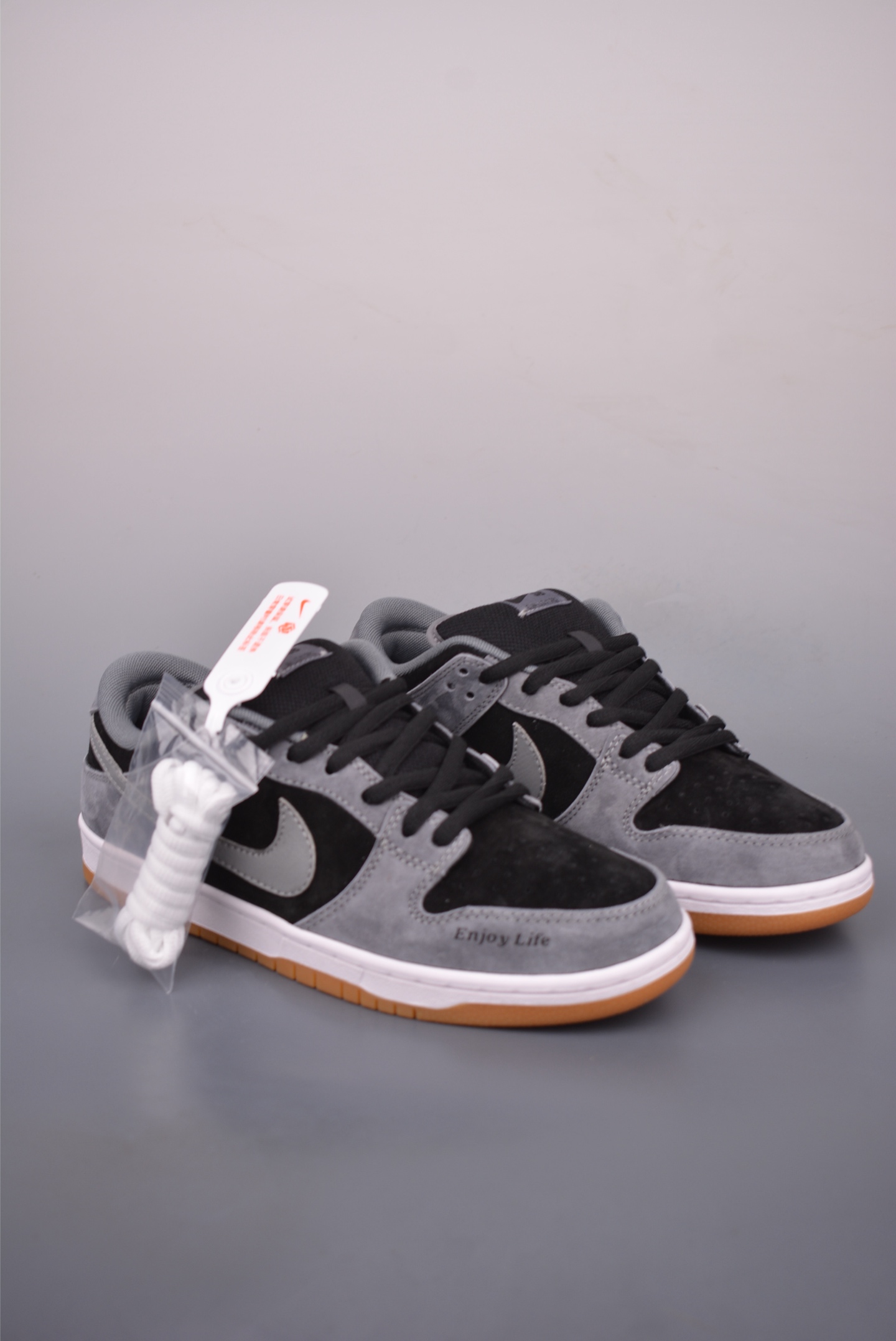 Nike SB Dunk Low Grey Black Skateboarding Shoes HF3063-001 1 i1760946976940 8145 0 0