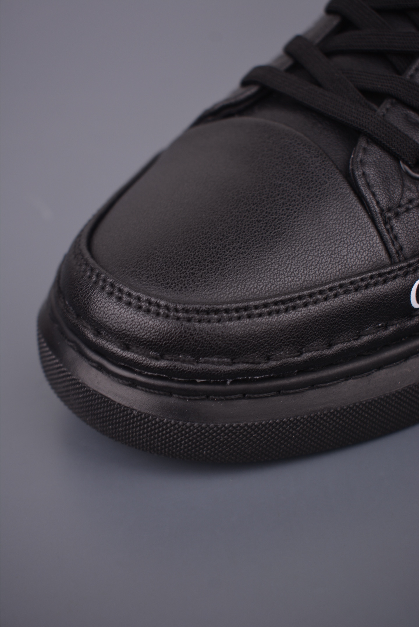 Gucci Men's Black Leather Sneakers with Geometric Pattern - Stylish & Comfortable 6 i1760948426689 1256 0 5