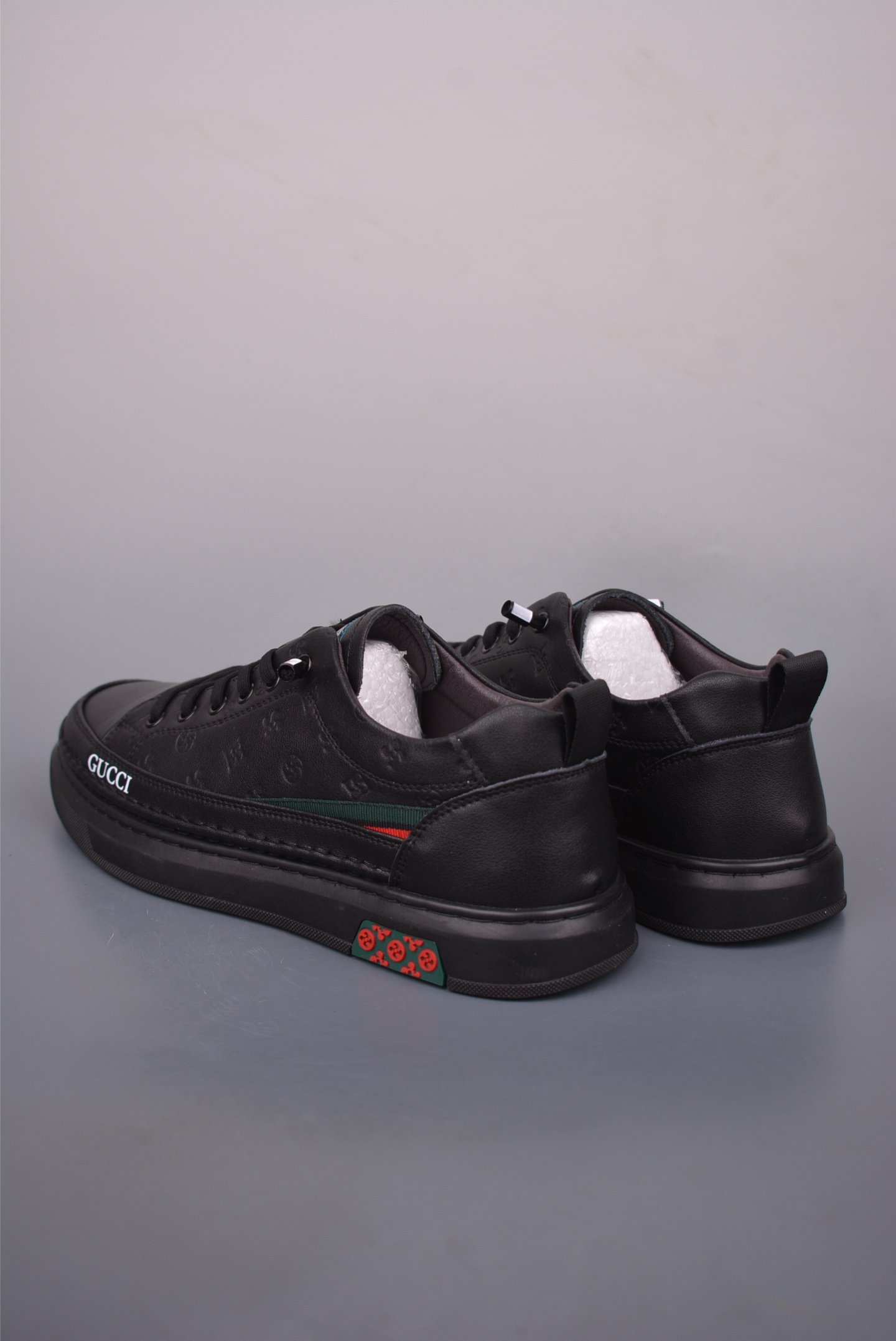 Gucci Men's Black Leather Sneakers with Geometric Pattern - Stylish & Comfortable 2 i1760948429341 8368 0 1