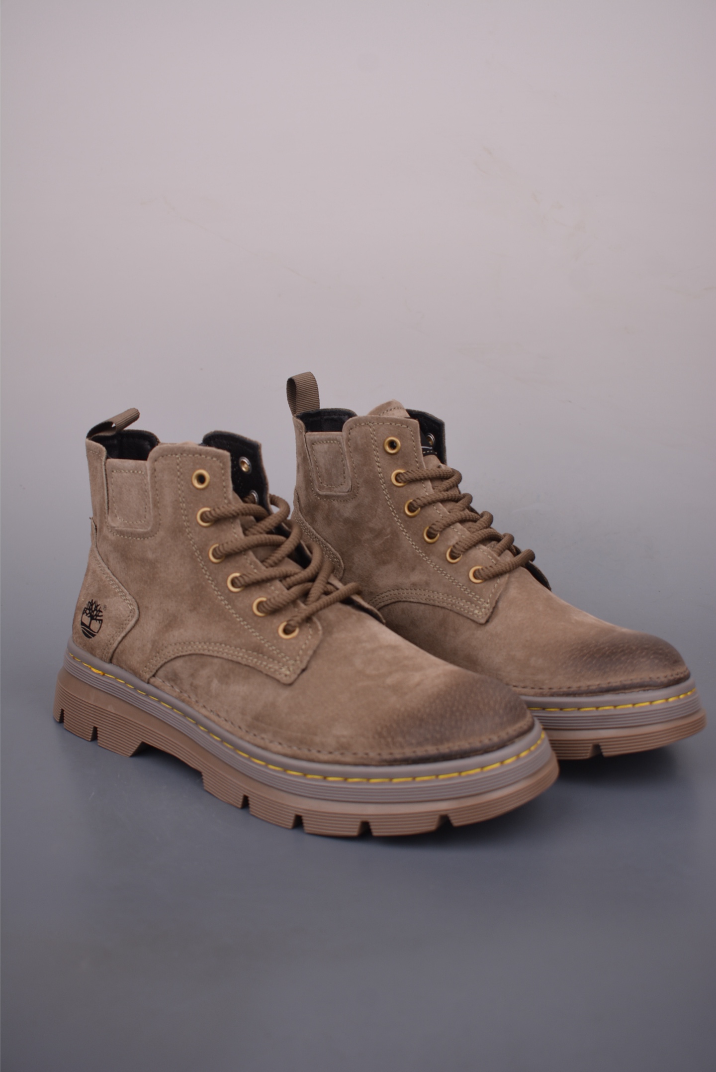 Timberland Men's Classic Mid-Cut Boots - Premium Leather, Durable & Comfortable