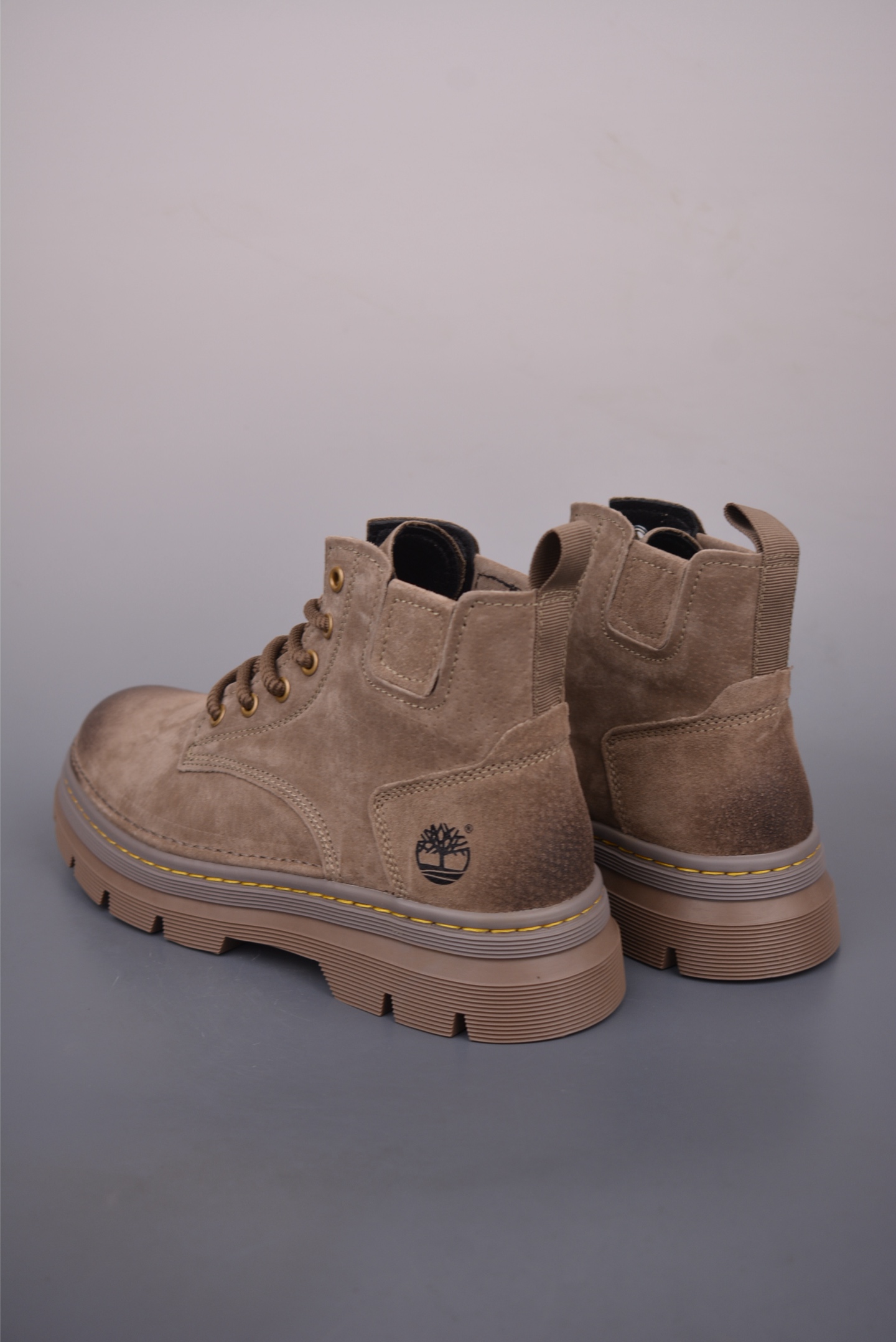 Timberland Men's Classic Mid-Cut Boots - Premium Leather, Durable & Comfortable 3 i1760948611550 1804 0 1