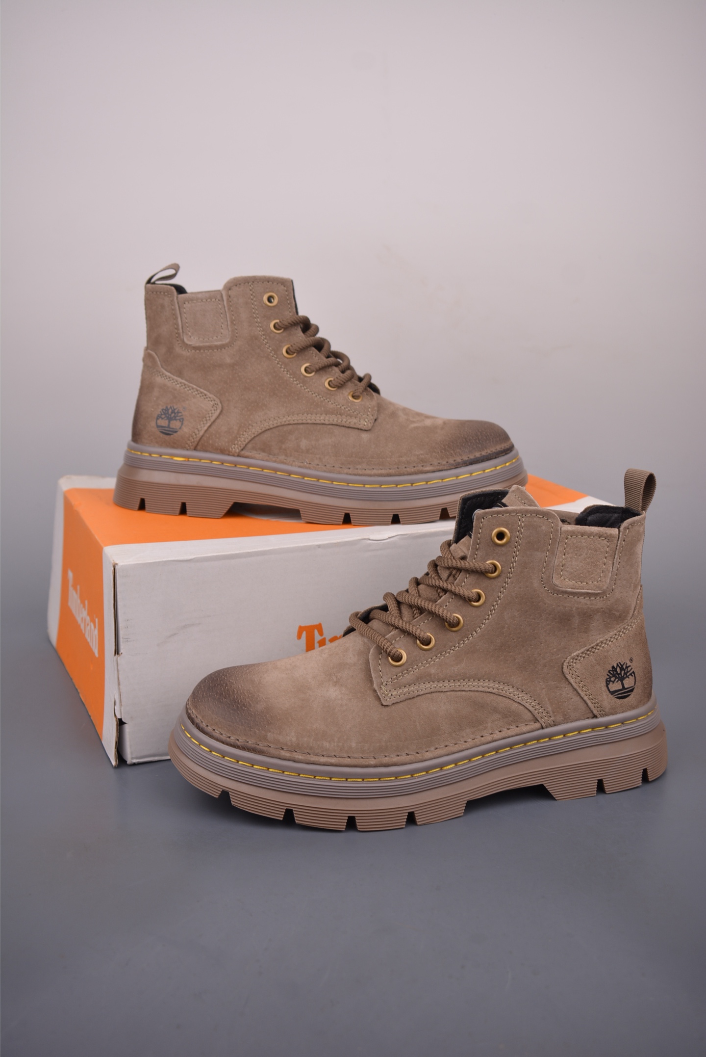 Timberland Men's Classic Mid-Cut Boots - Premium Leather, Durable & Comfortable 6 i1760948611572 2565 0 4