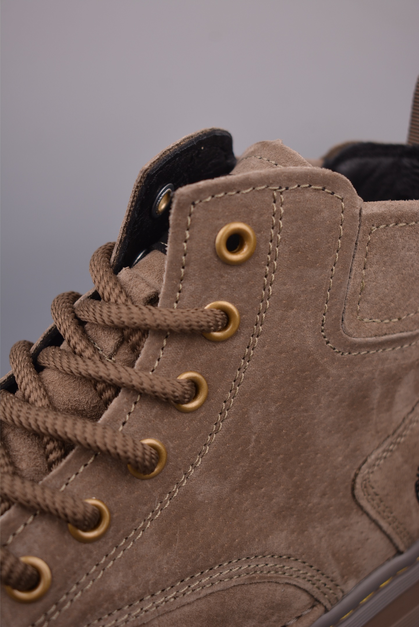 Timberland Men's Classic Mid-Cut Boots - Premium Leather, Durable & Comfortable 8 i1760948611582 9526 0 6