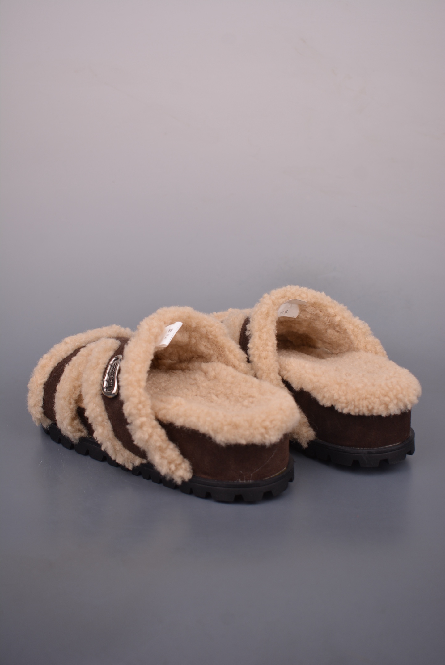 GG-CC GG-CC Chunky Low 厚底增高运动老爹鞋 G25Y9084B