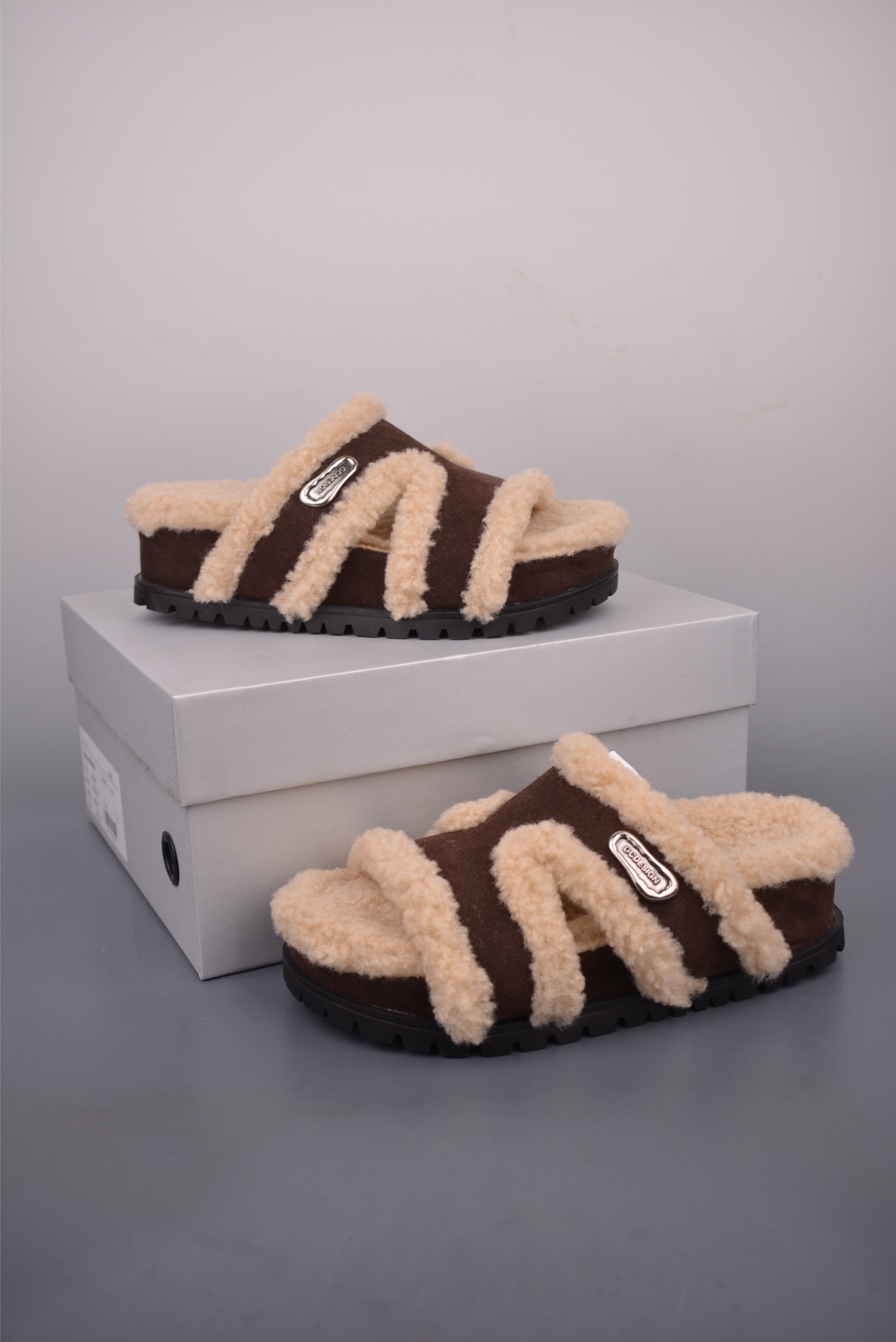 GG-CC GG-CC Chunky Low 厚底增高运动老爹鞋 G25Y9084B