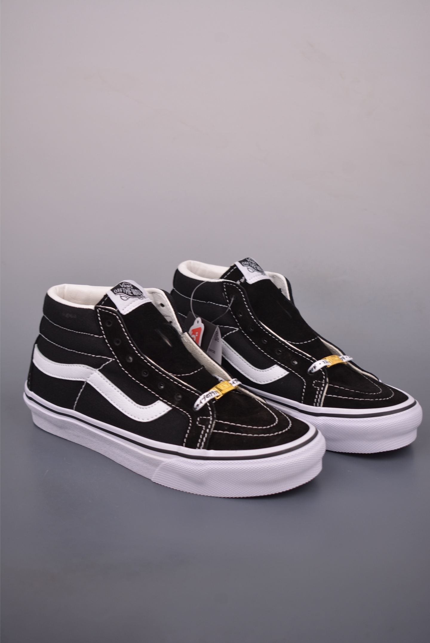 Vans Sk8-Mid Sneakers with Gold Buckle Laces - Retro Style, Comfortable Fit