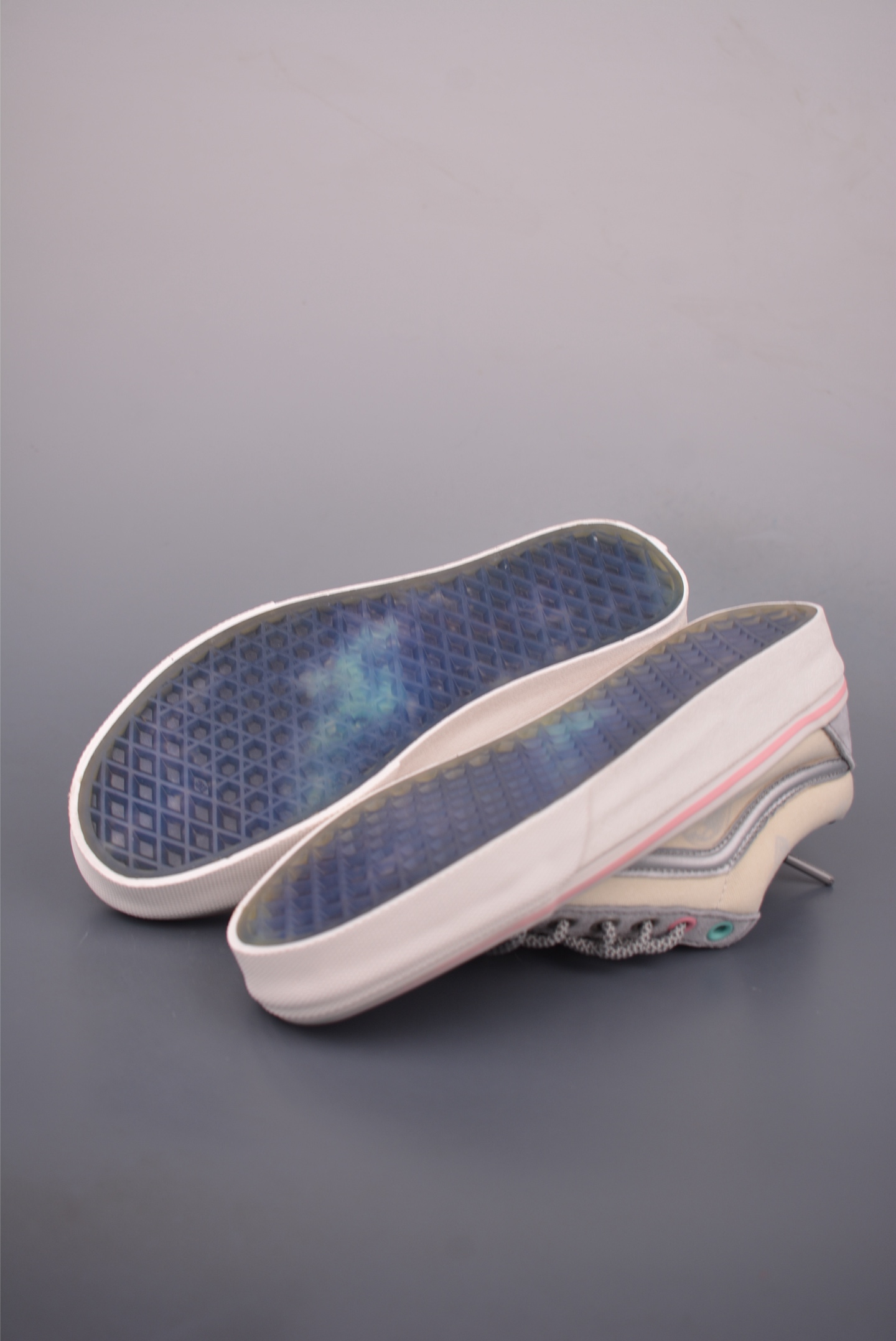 POP MART x Vans SPACE MOLLY Old Skool Low Top Sneakers 4 i1760954332191 6306 0 2