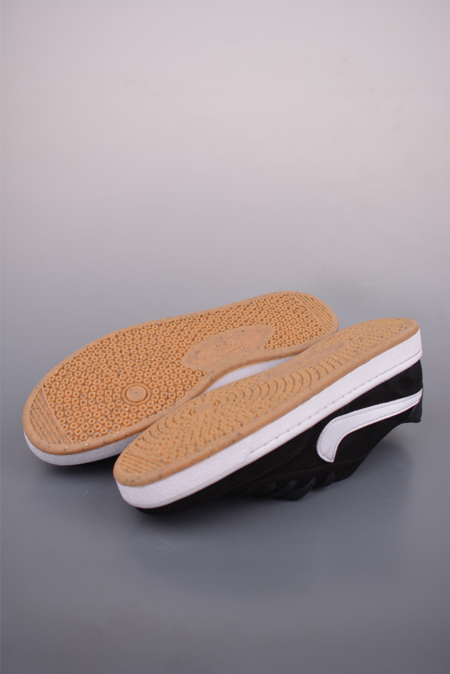 Nike SB FC Classic Black and White Skateboarding Shoes - Size 40 to 45 4 i1761038059366 1762 0 2