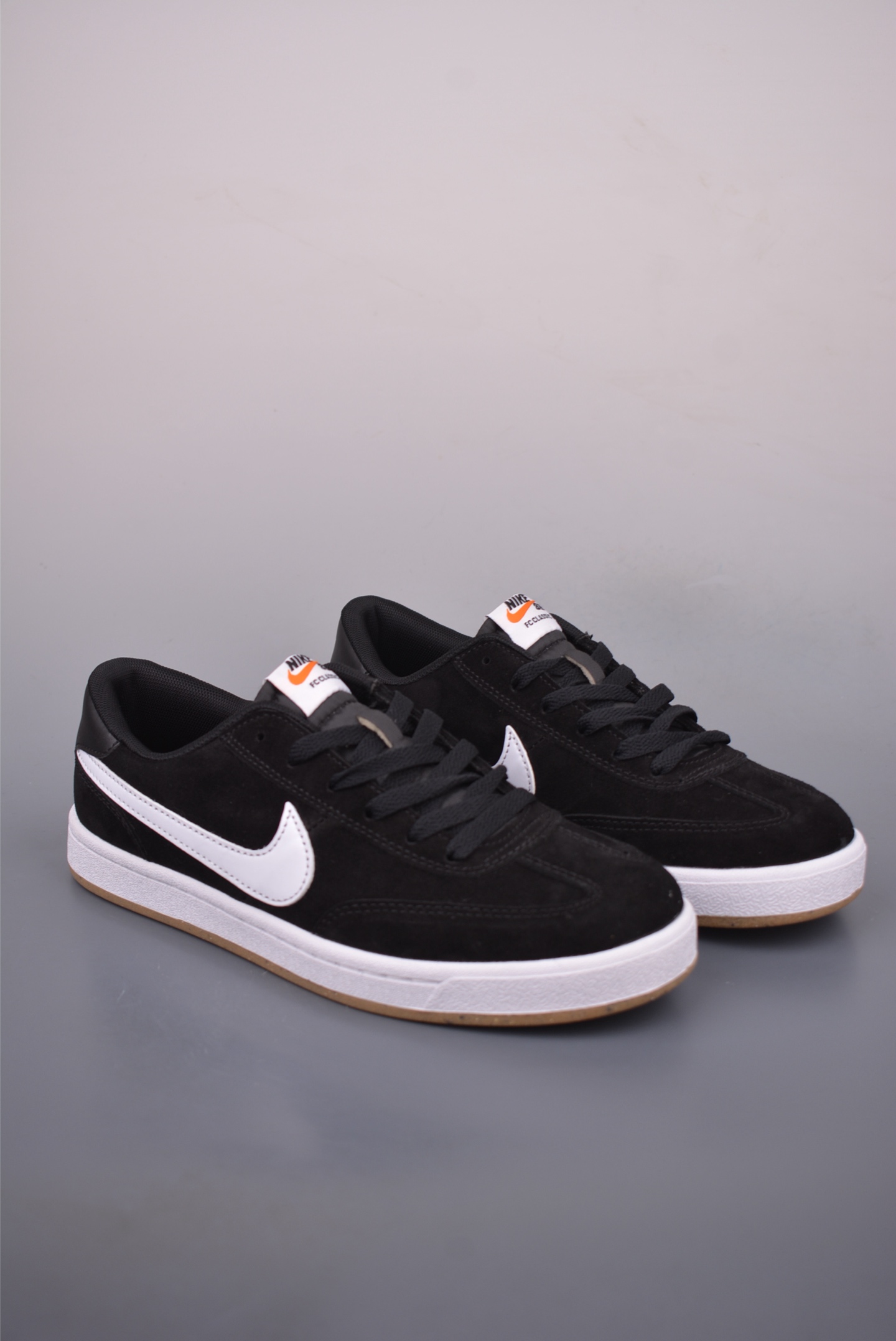 Nike SB FC Classic Black and White Skateboarding Shoes - Size 40 to 45 2 i1761038061520 1886 0 0