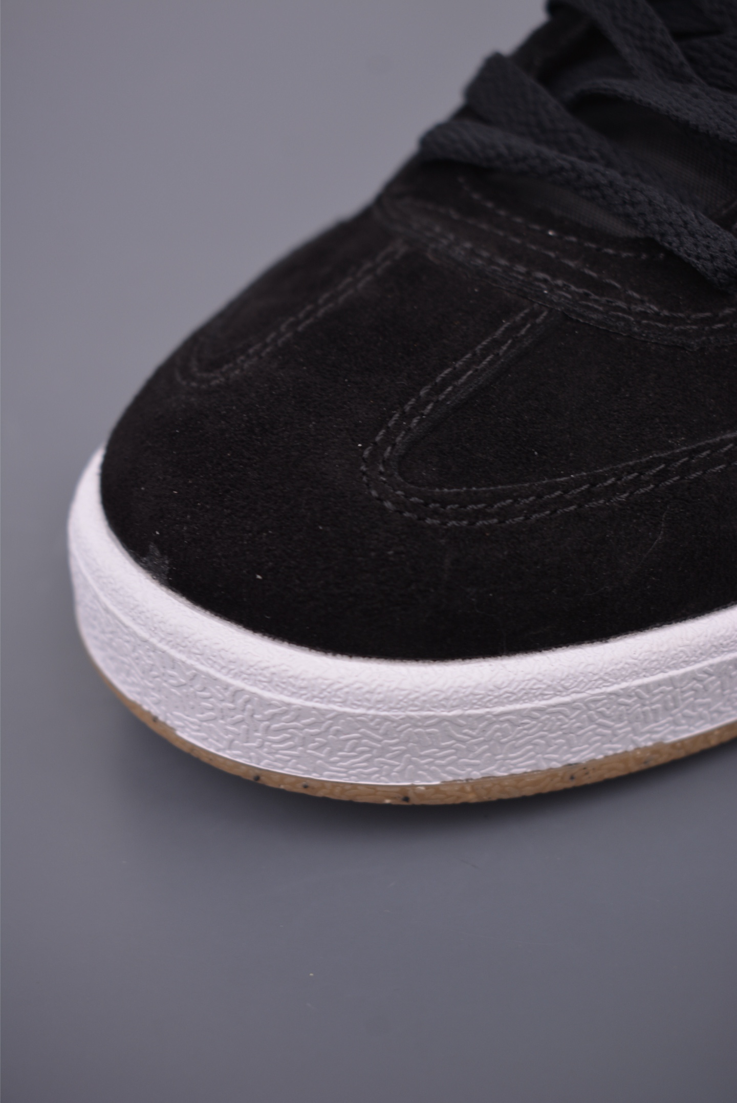 Nike SB FC Classic Black and White Skateboarding Shoes - Size 40 to 45 7 i1761038061538 4663 0 5