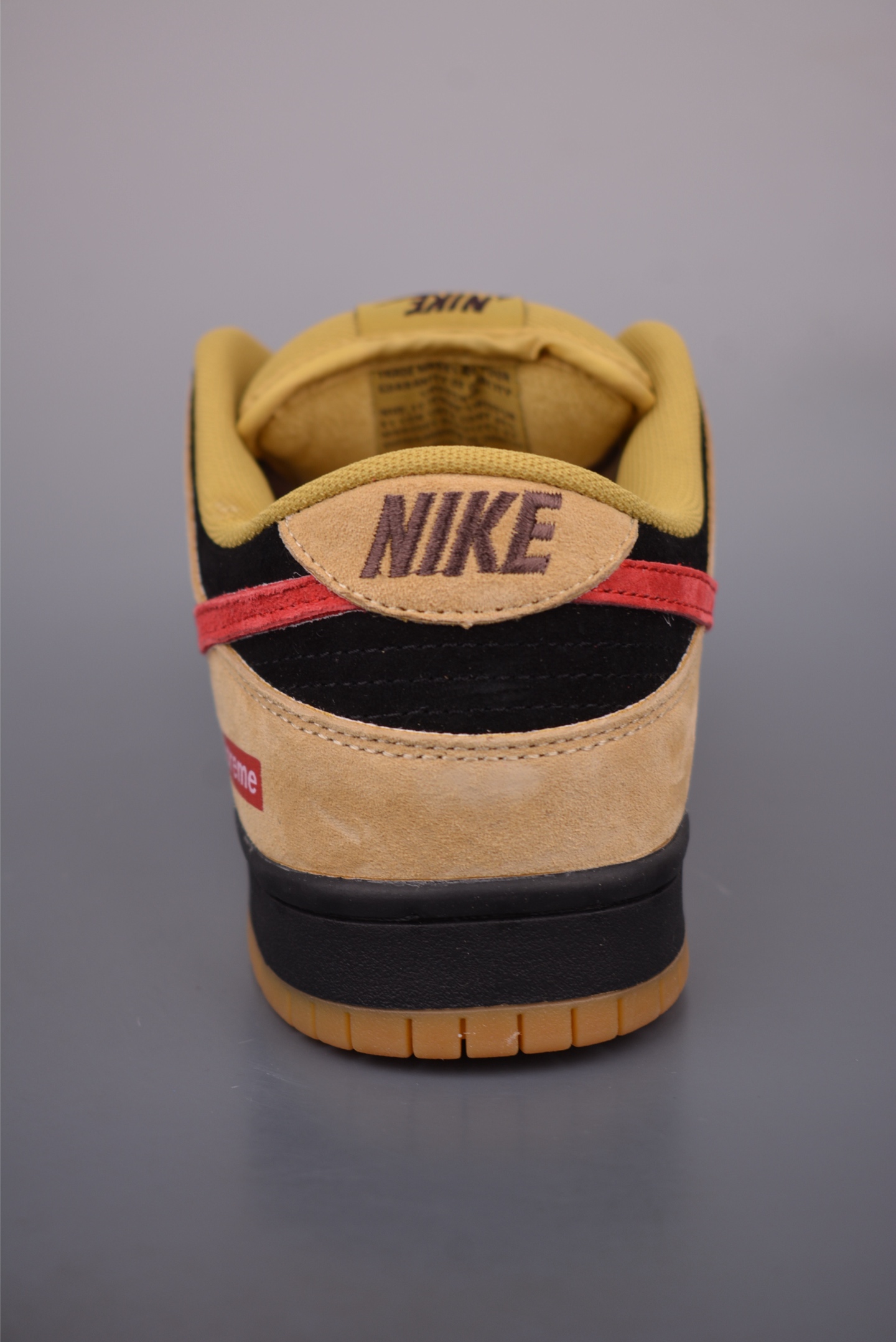 Nike SB Dunk Low Supreme Stars Black Mean Green DH3228-102 4 i1761041397618 257 0 3