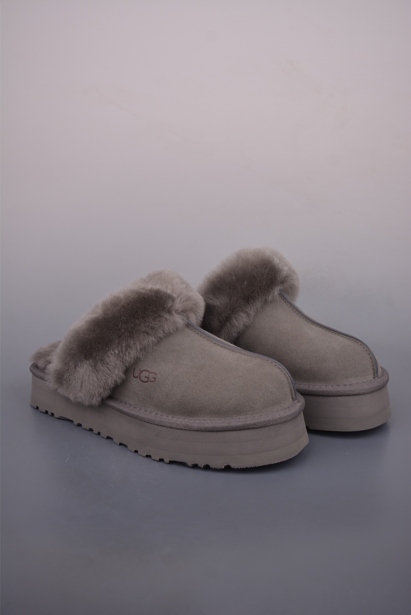 UGG Women's Disquette Slipper - Cozy Sheepskin Lining, Lightweight Platform 2 i1761045422214 5101 0 0